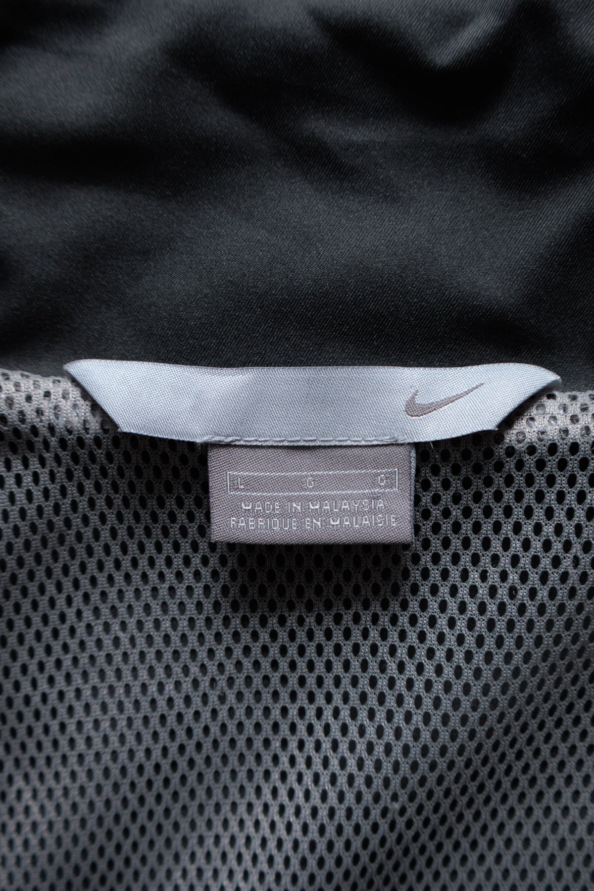Vintage 00s Grey Nike Windbreaker (L)