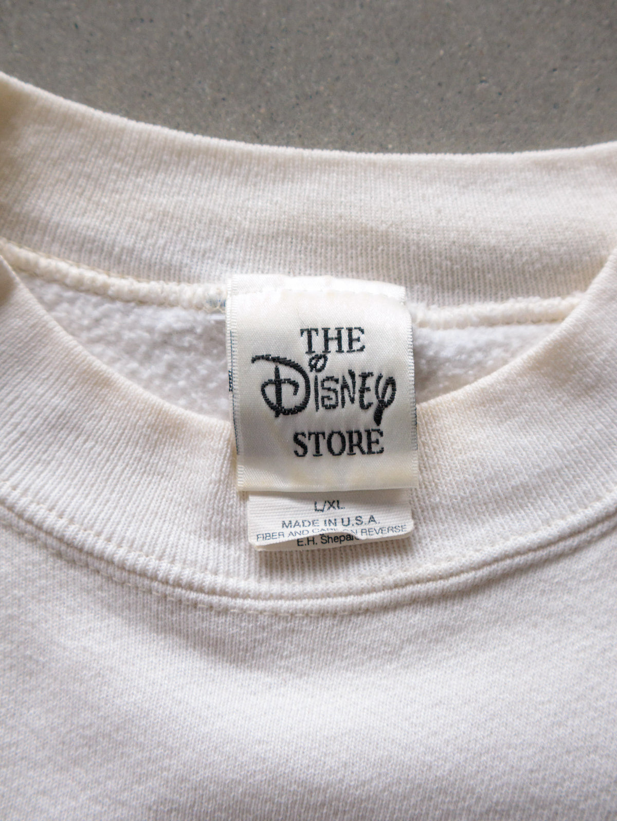 Vintage 90s White Disney Winnie the Pooh & Piglet Sweatshirt (L/XL)