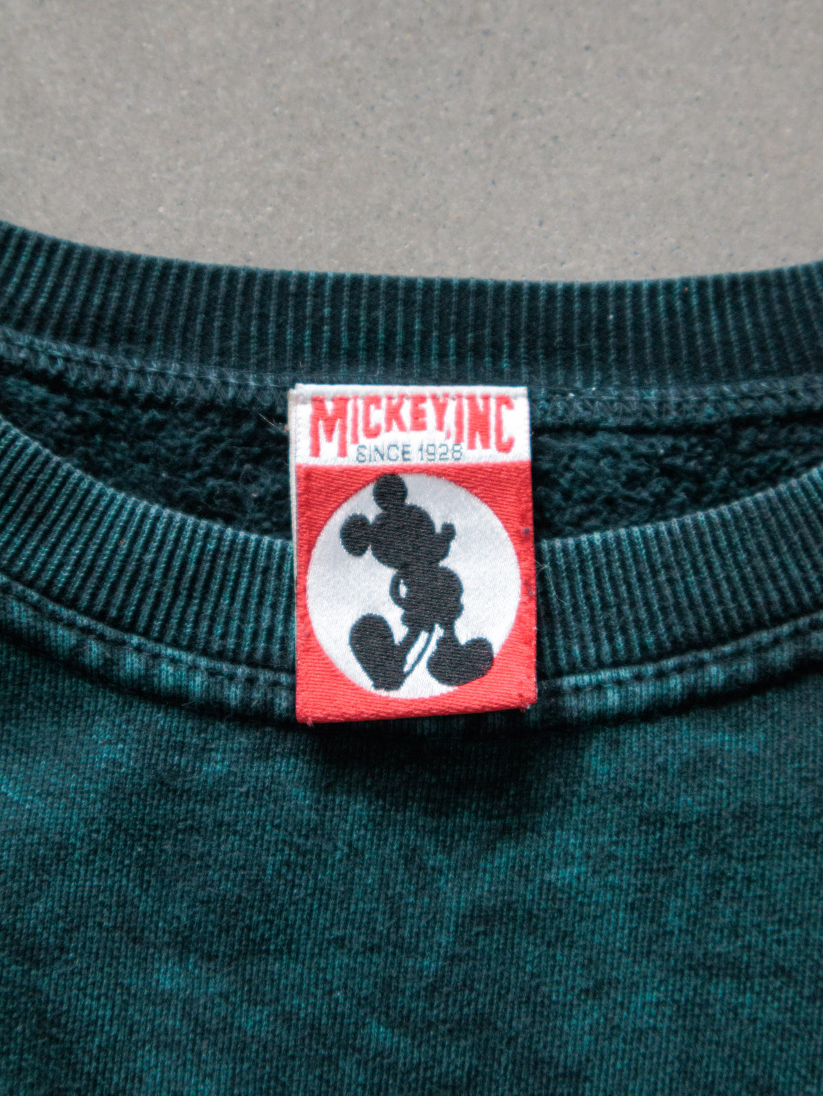 Vintage 1996 Green Disneyland Sweatshirt (L/XL)