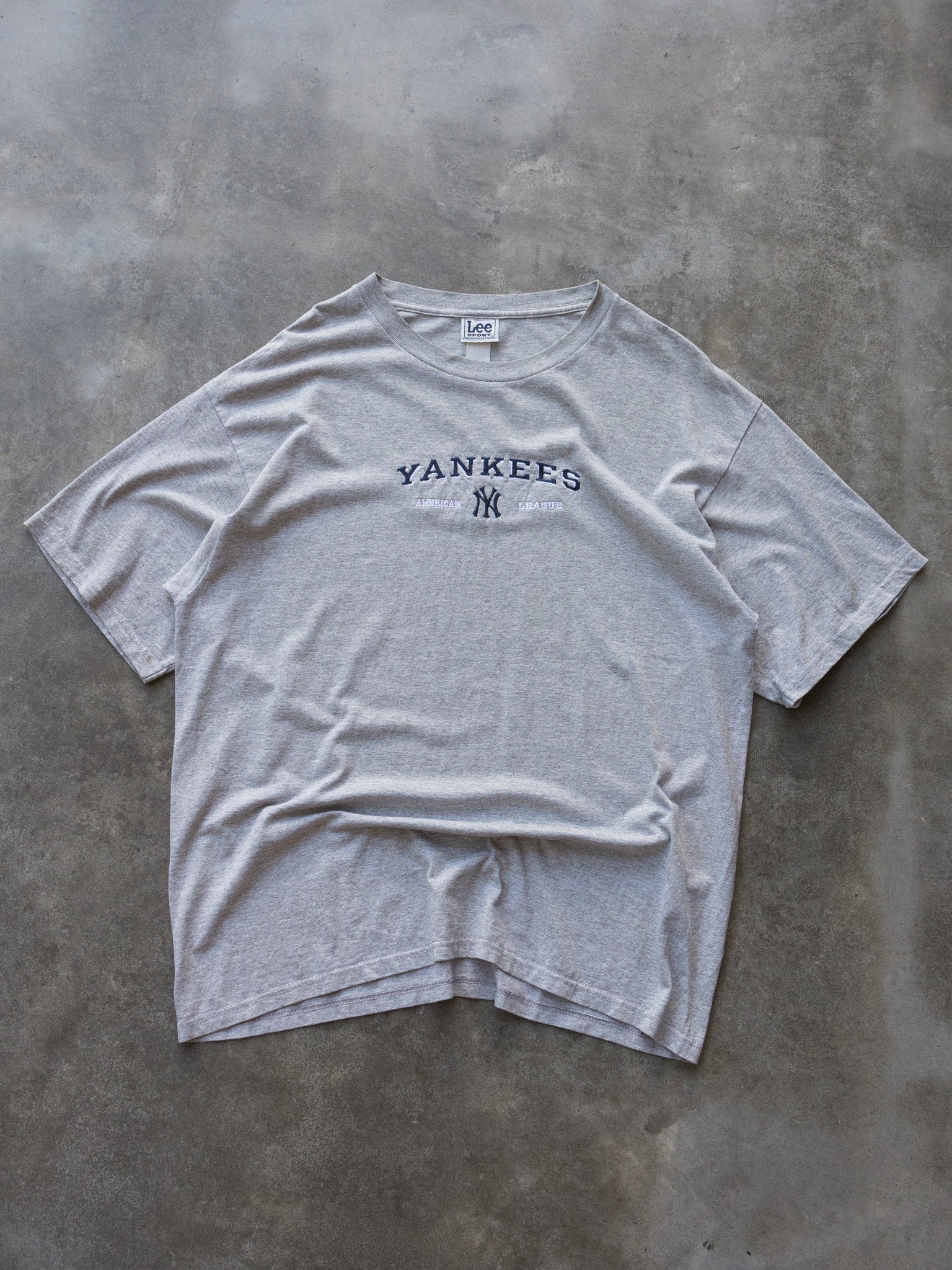 Vintage 90s New York Yankees Tee (XL)