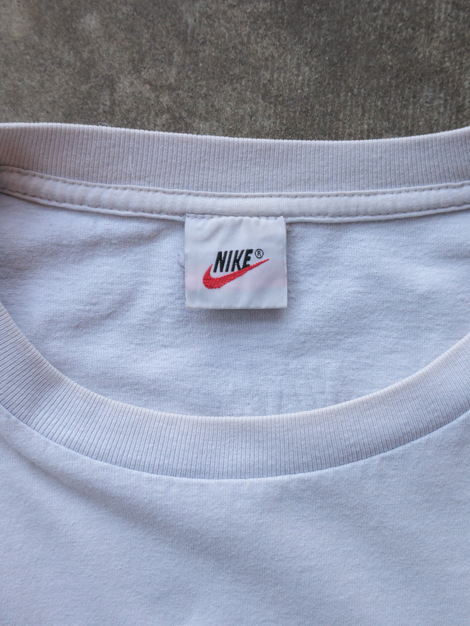 Vintage 90s White Nike Tee (-)