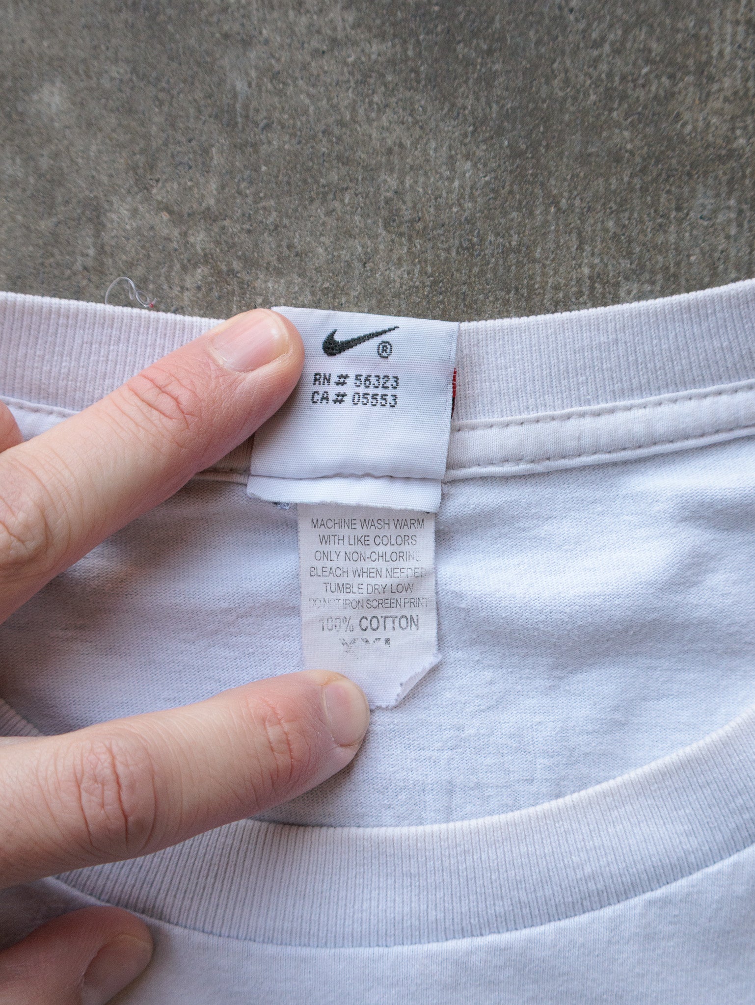 Vintage 90s White Nike Tee (-)