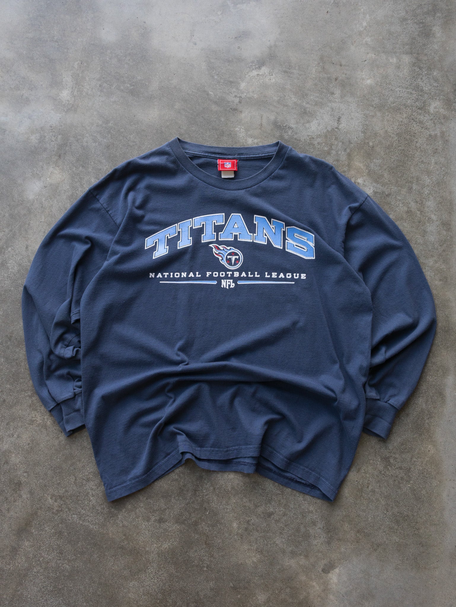 Vintage 2005 Navy Tennessee Titans Long Sleeve (XL)