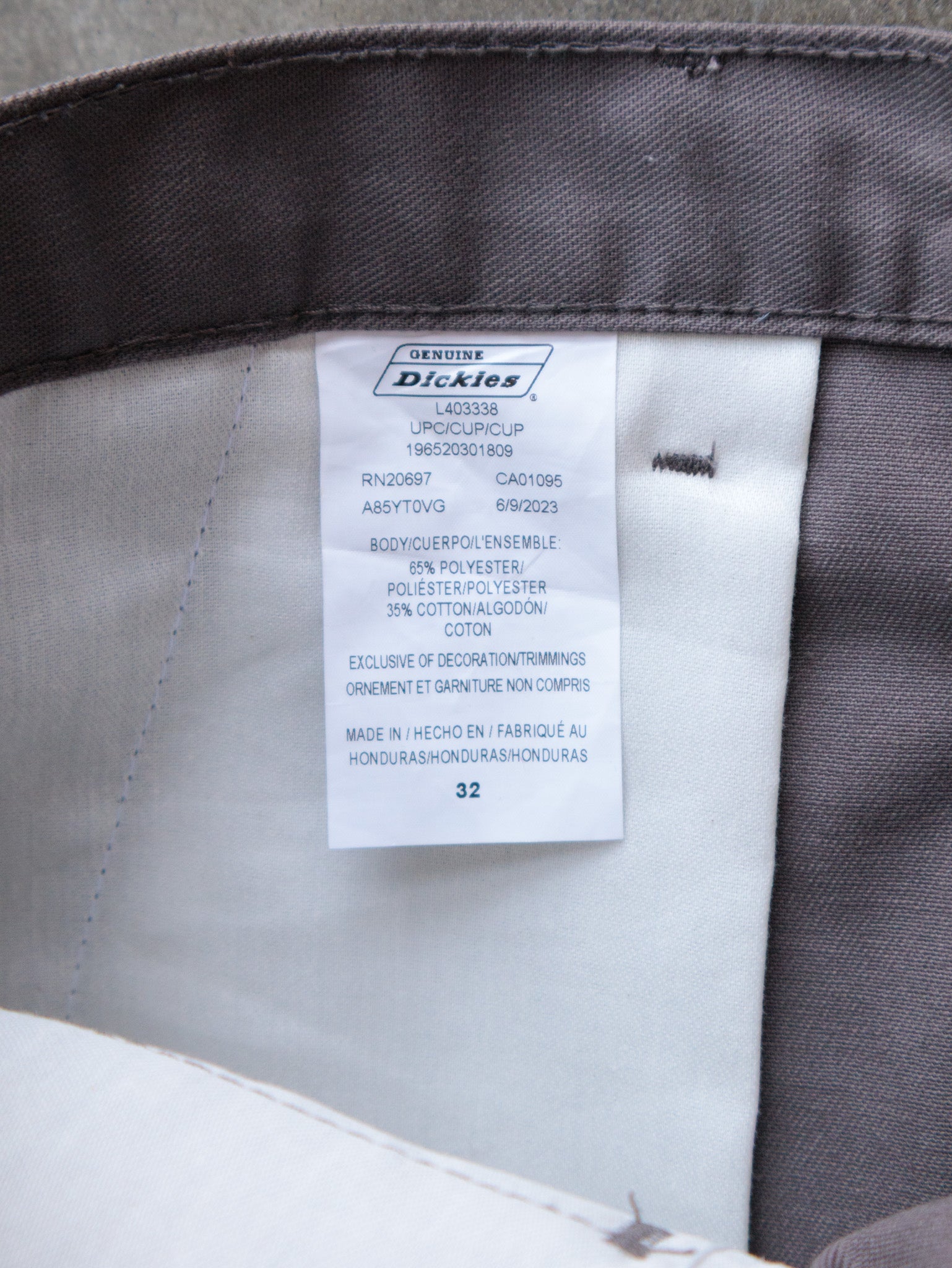 Grey Dickies Shorts (W32)
