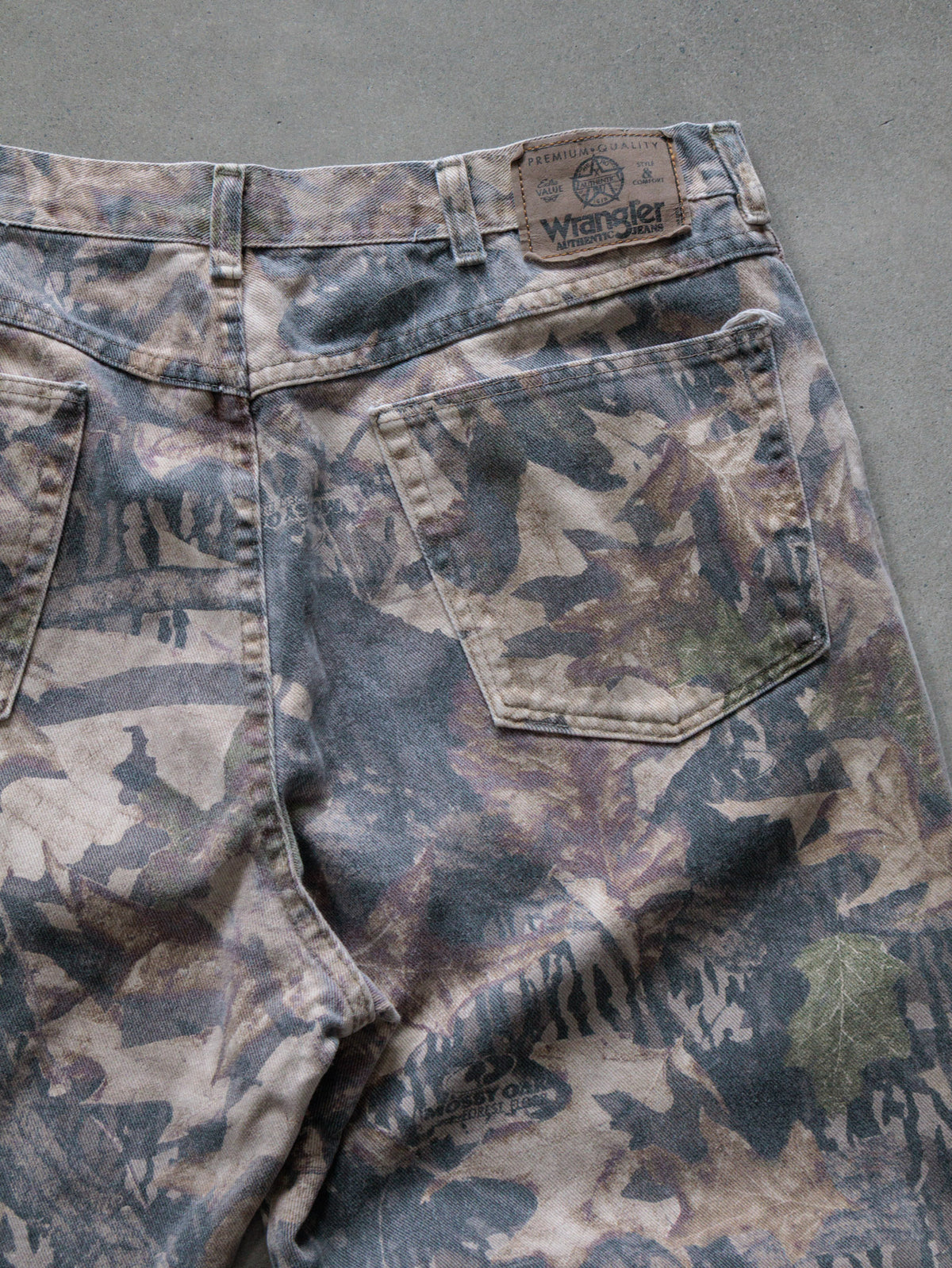 Vintage 90s Brown Mossy Oak Camo Wrangler Pants (-)