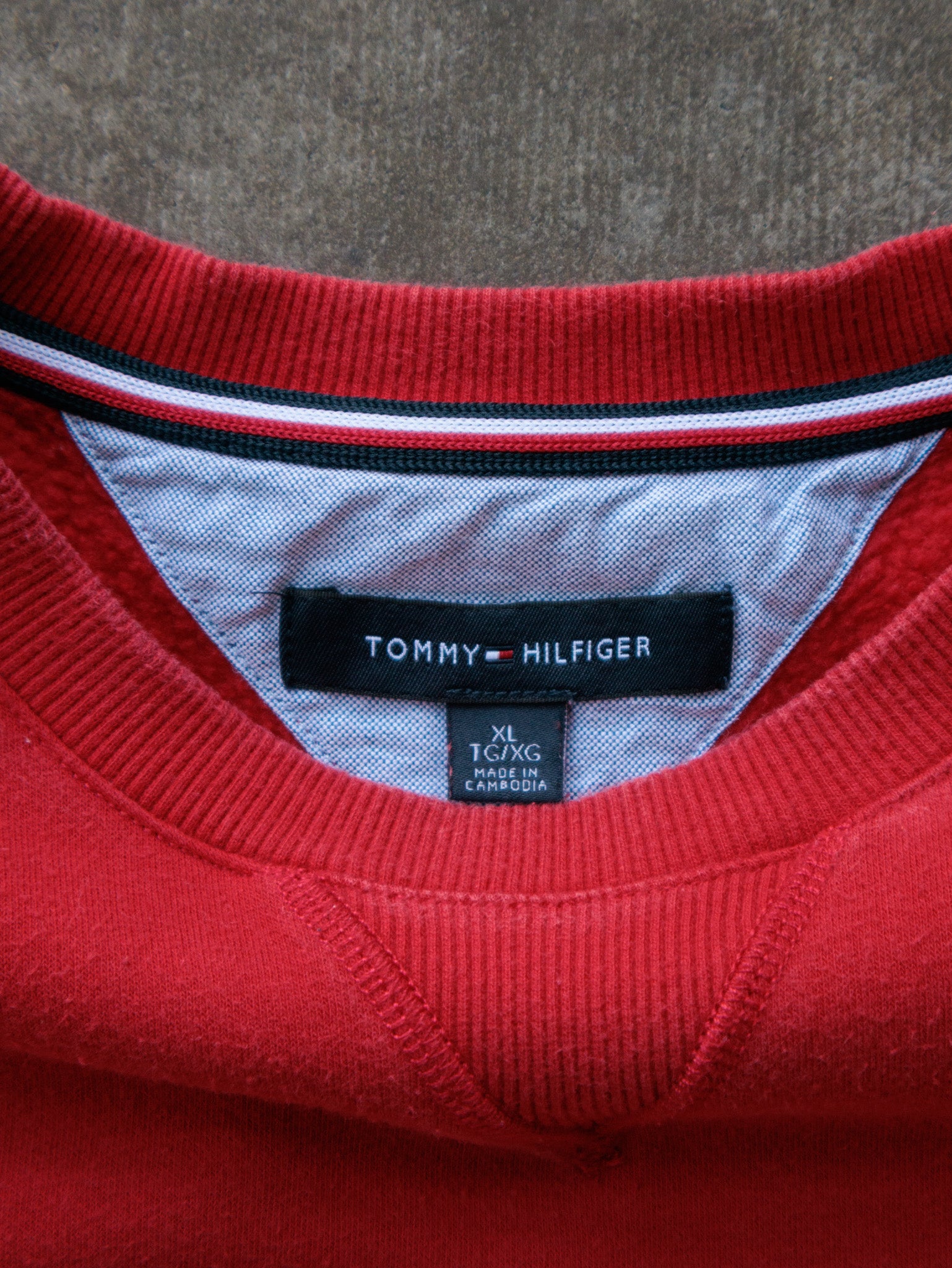 Vintage Red Tommy Hilfiger Sweatshirt (XL)