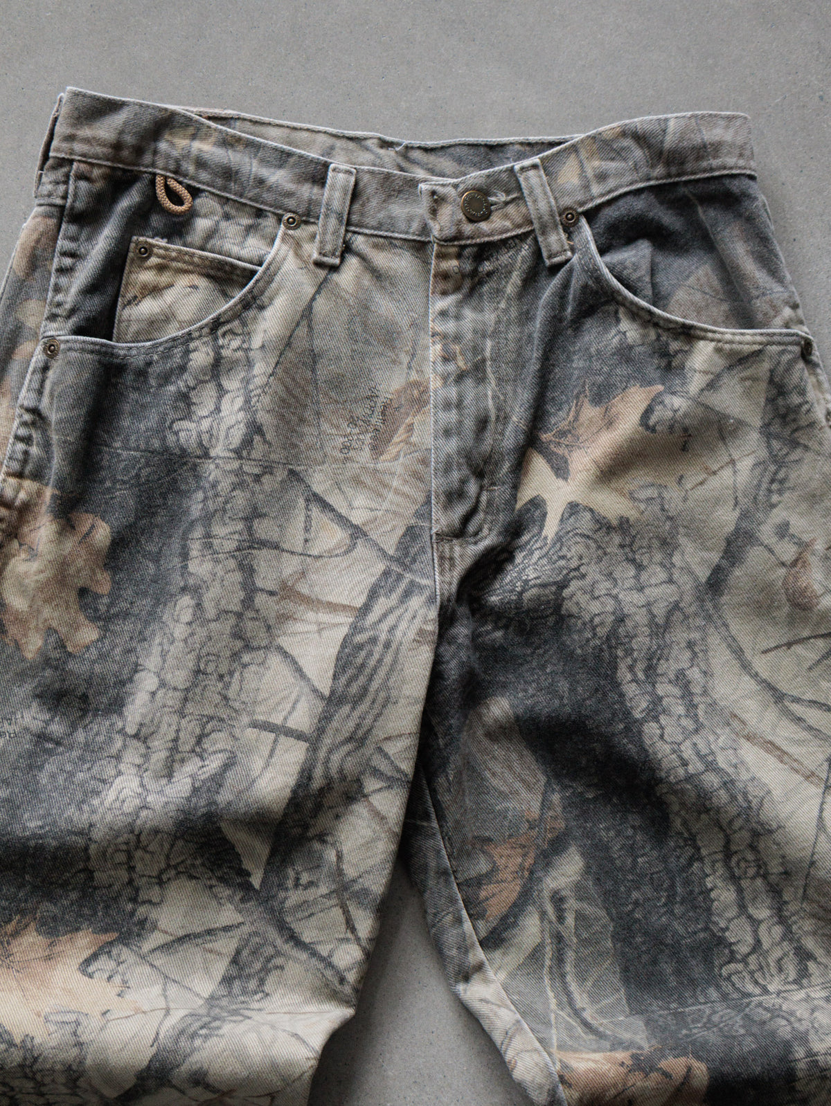Vintage 90s Brown Realtree Hardwoods Camo Wrangler Pants (-)