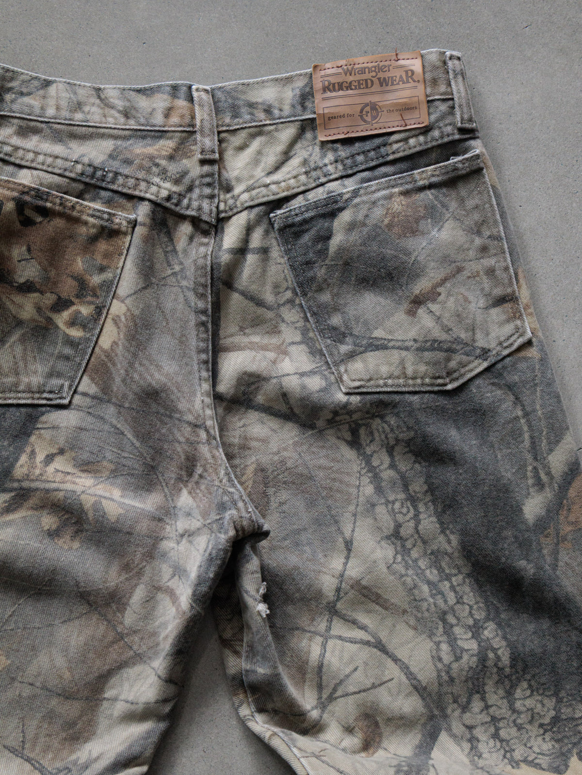 Vintage 90s Brown Realtree Hardwoods Camo Wrangler Pants (-)