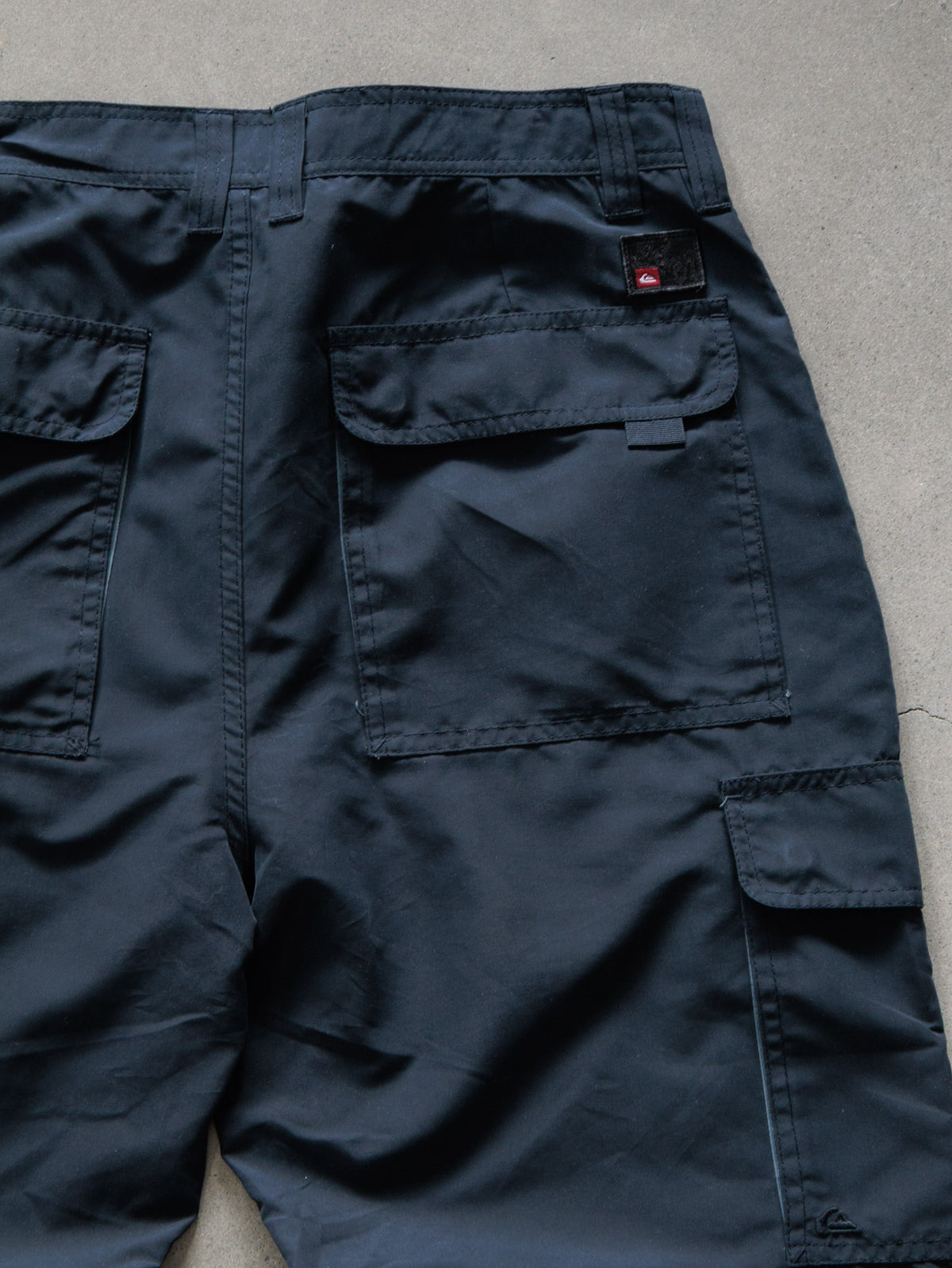 Vintage 00s Black Quiksilver Cargo Pants (W34)