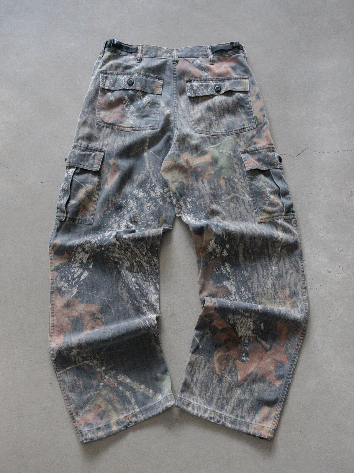 Vintage 00s Brown Mossy Oak Camo Denim Cargo Pants (W28)