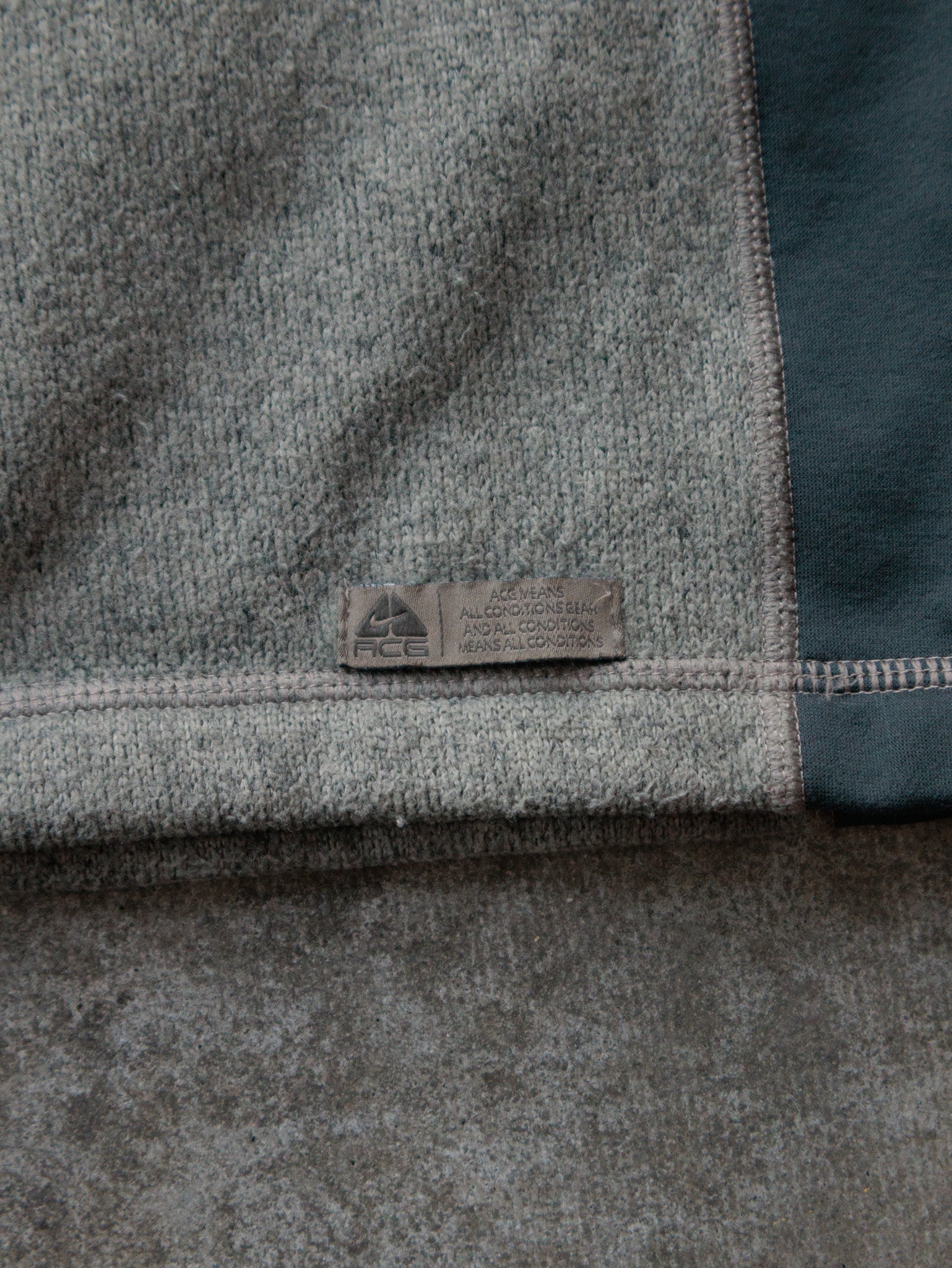 Vintage 00s Sage Green Nike ACG Fleece Jacket (M)
