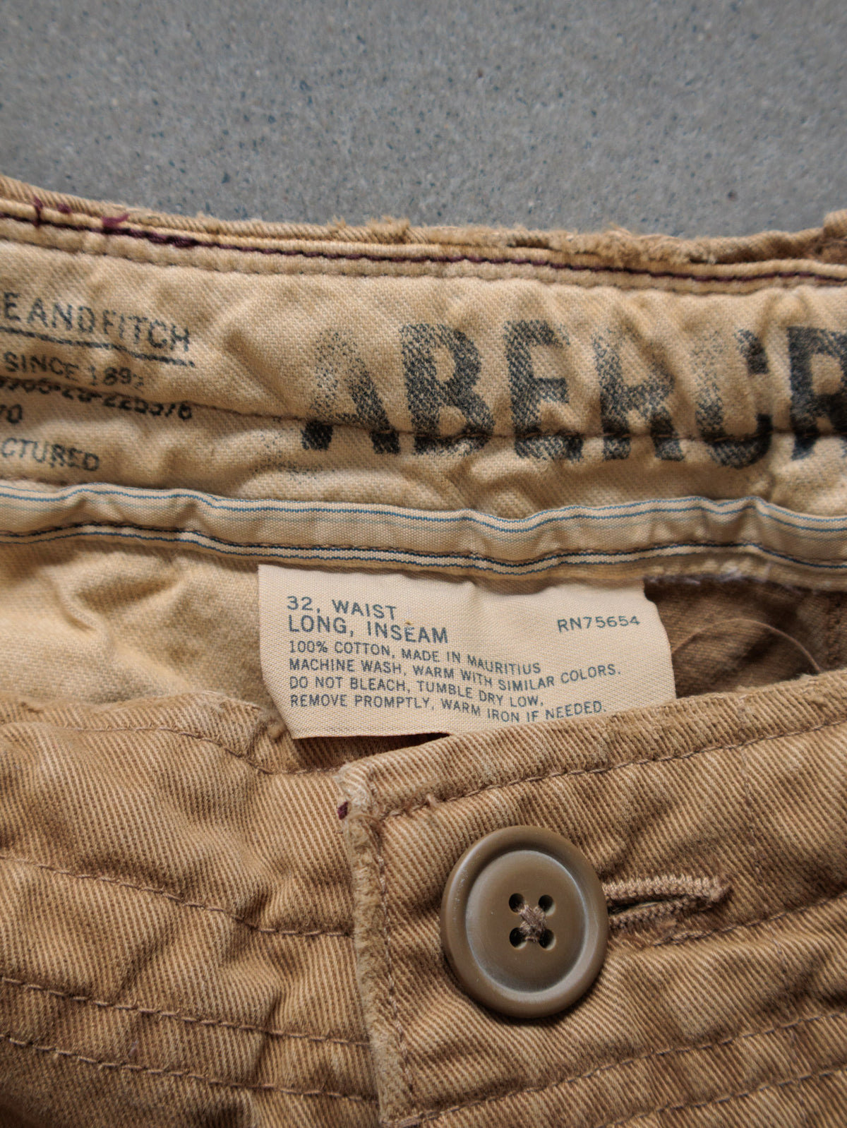 Vintage 00s Beige Abercrombie & Fitch Cargo Pants (W32)