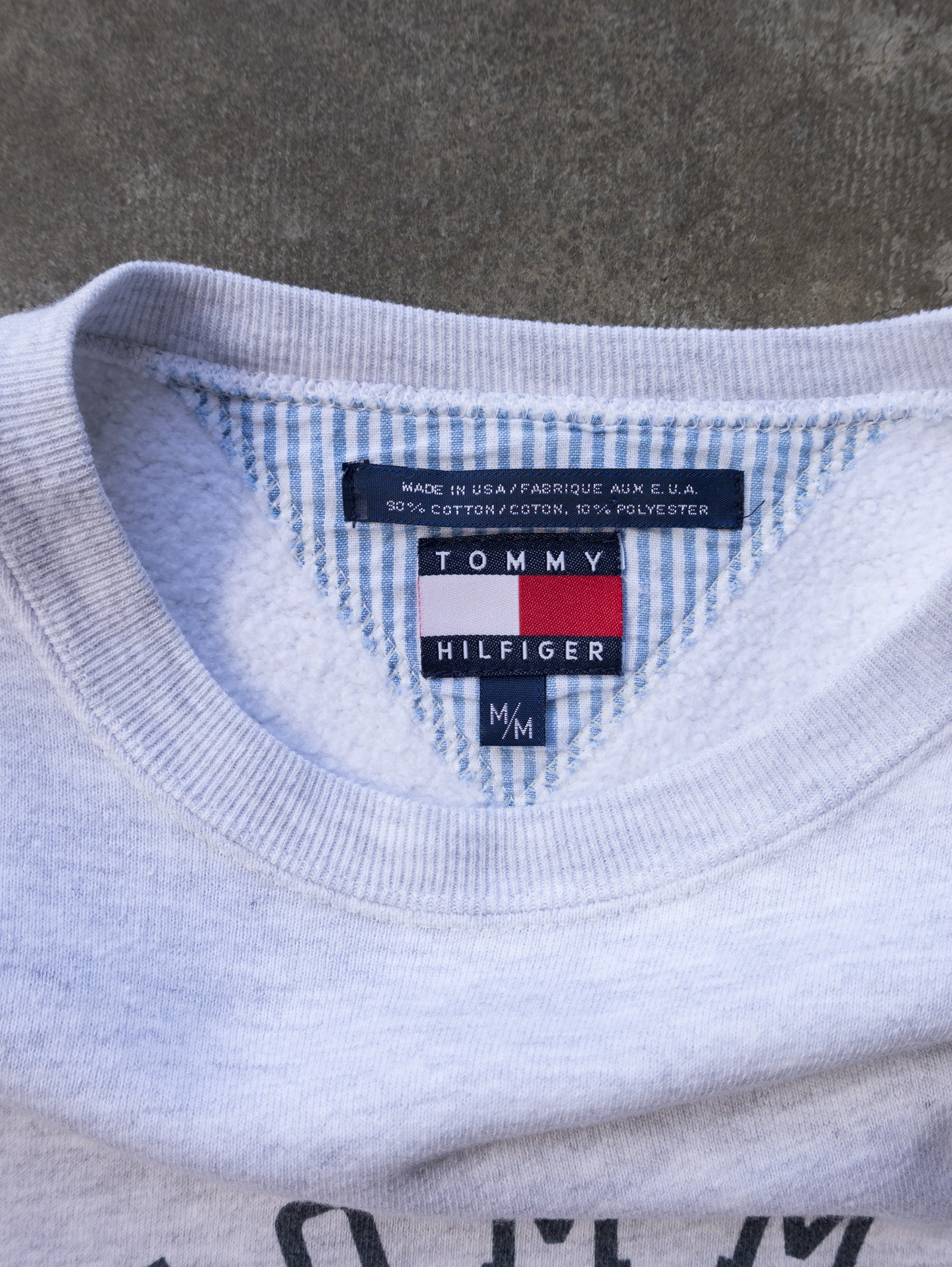 Vintage 90s Grey Tommy Hilfiger Sweatshirt (M)