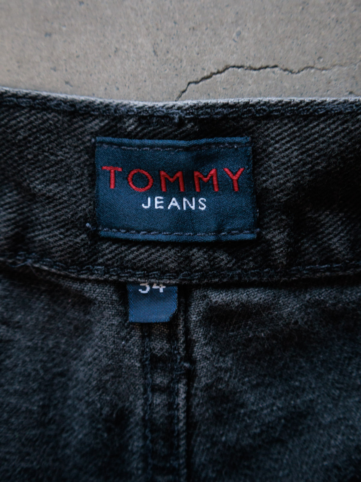 Vintage Black Tommy Hilfiger Carpenter Shorts (W34)