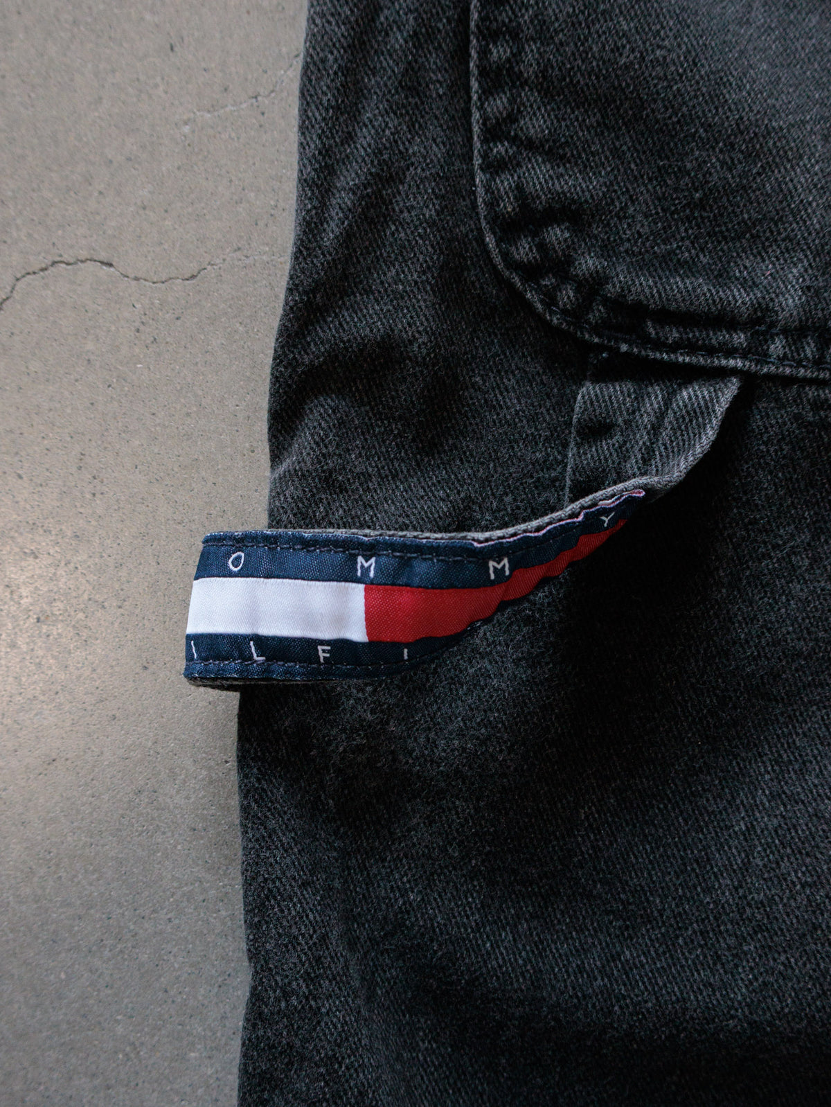 Vintage Black Tommy Hilfiger Carpenter Shorts (W34)