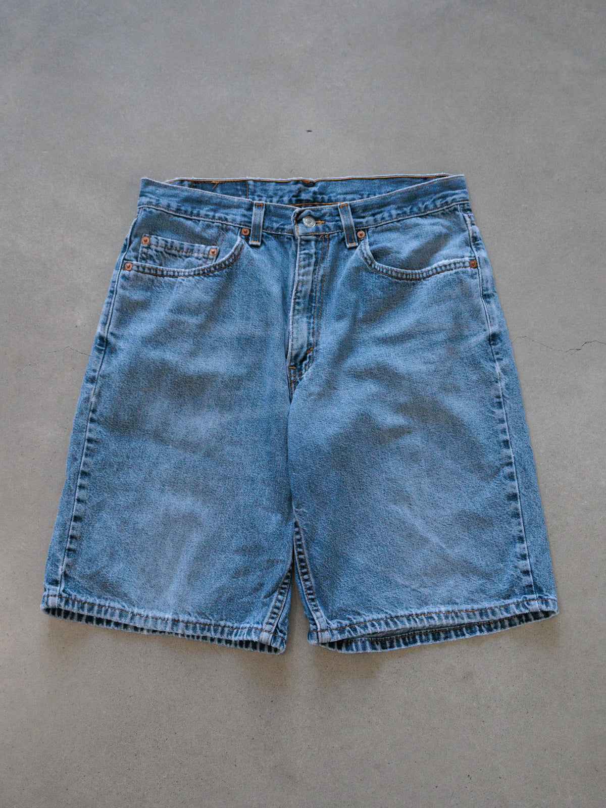Vintage 90s Blue Levi's 550 Denim Shorts (W33)