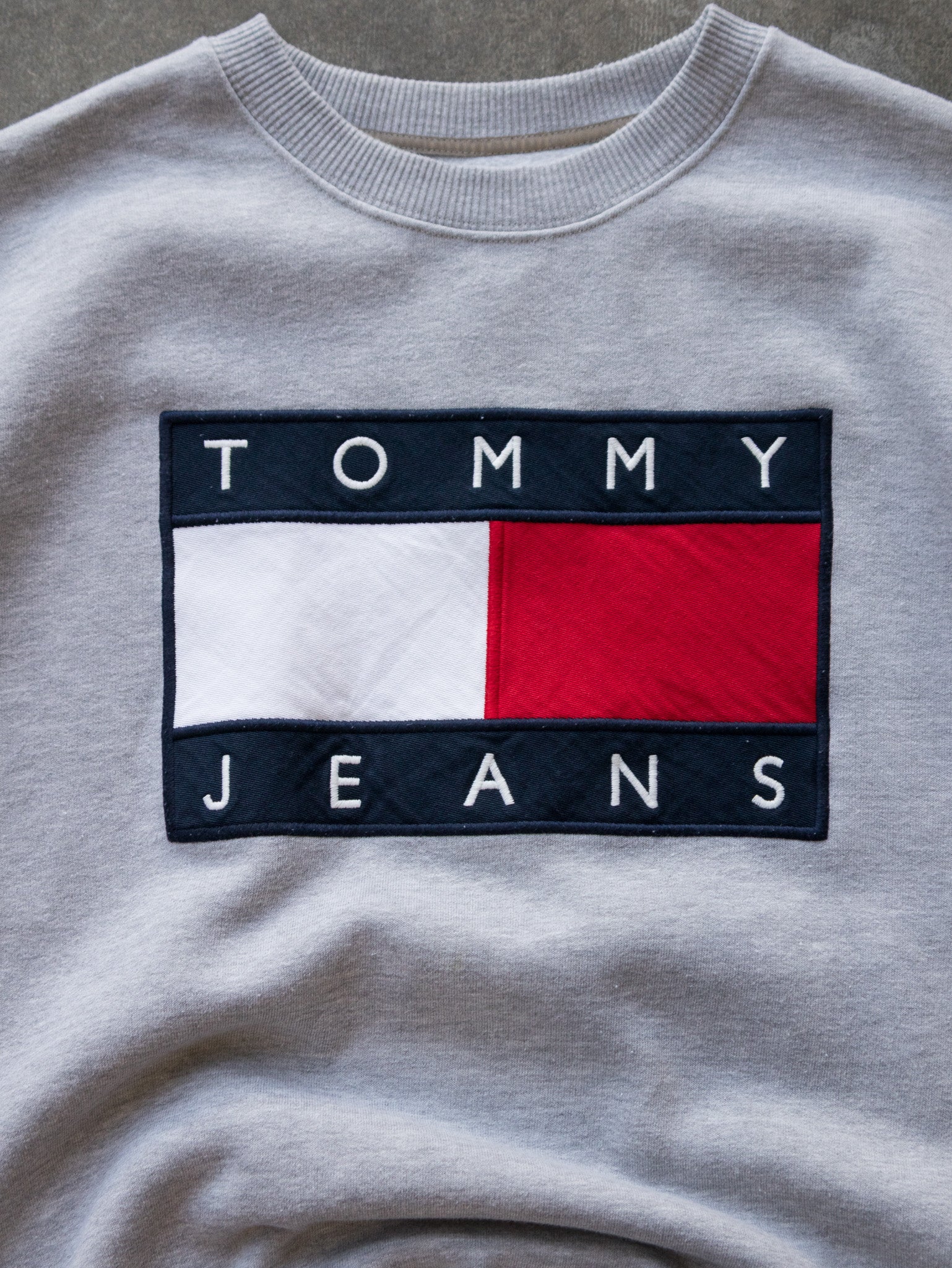 Vintage 90s Grey Tommy Hilfiger Sweatshirt (L)