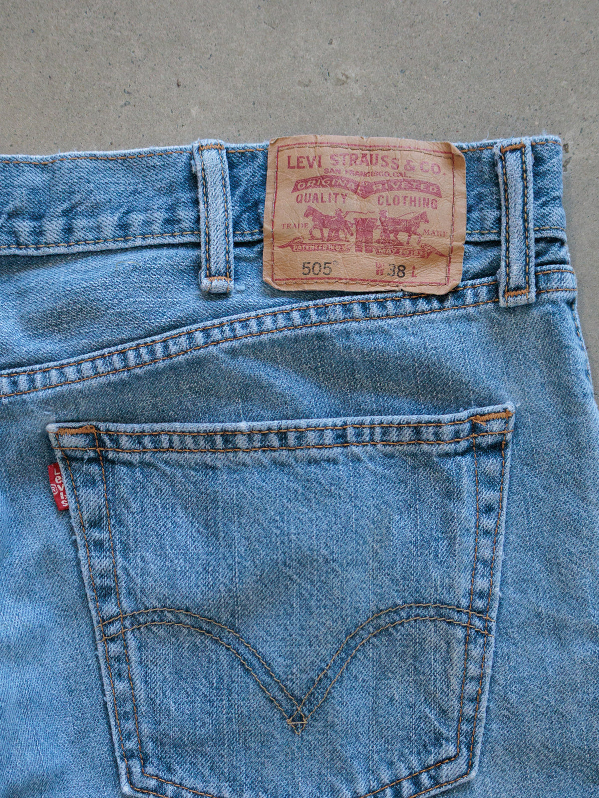 Vintage Levi's 505 Denim Shorts (W38)