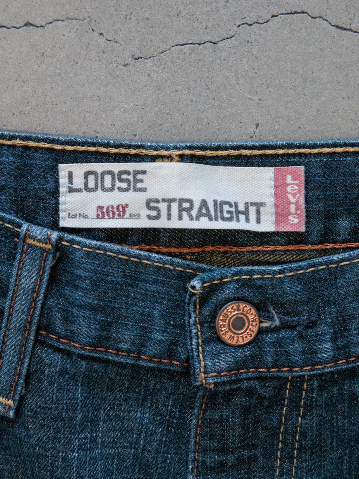 Vintage 00s Blue Levi's Denim Shorts (W32)
