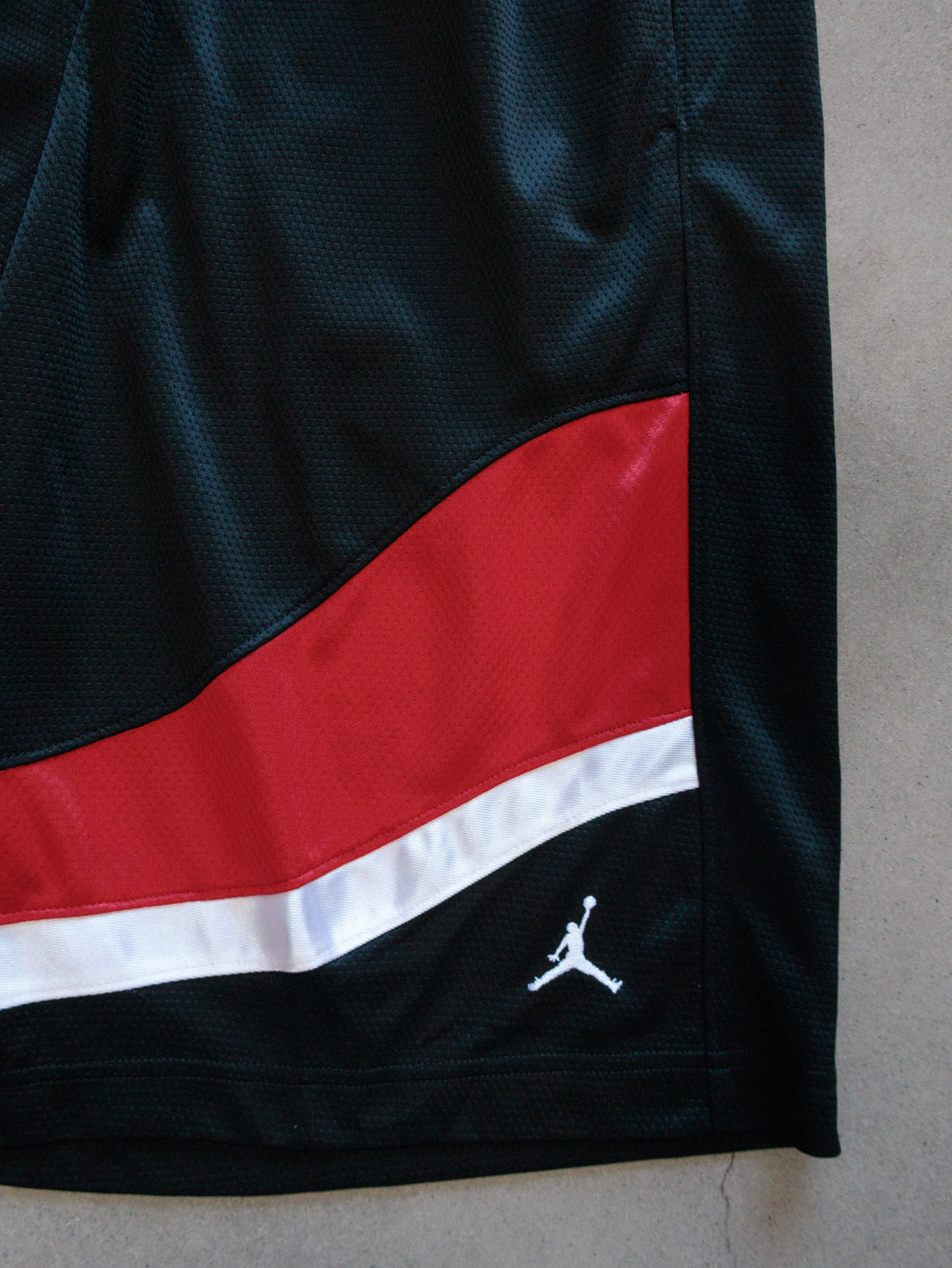 Vintage 00s Black Jordan Basketball Shorts (S)