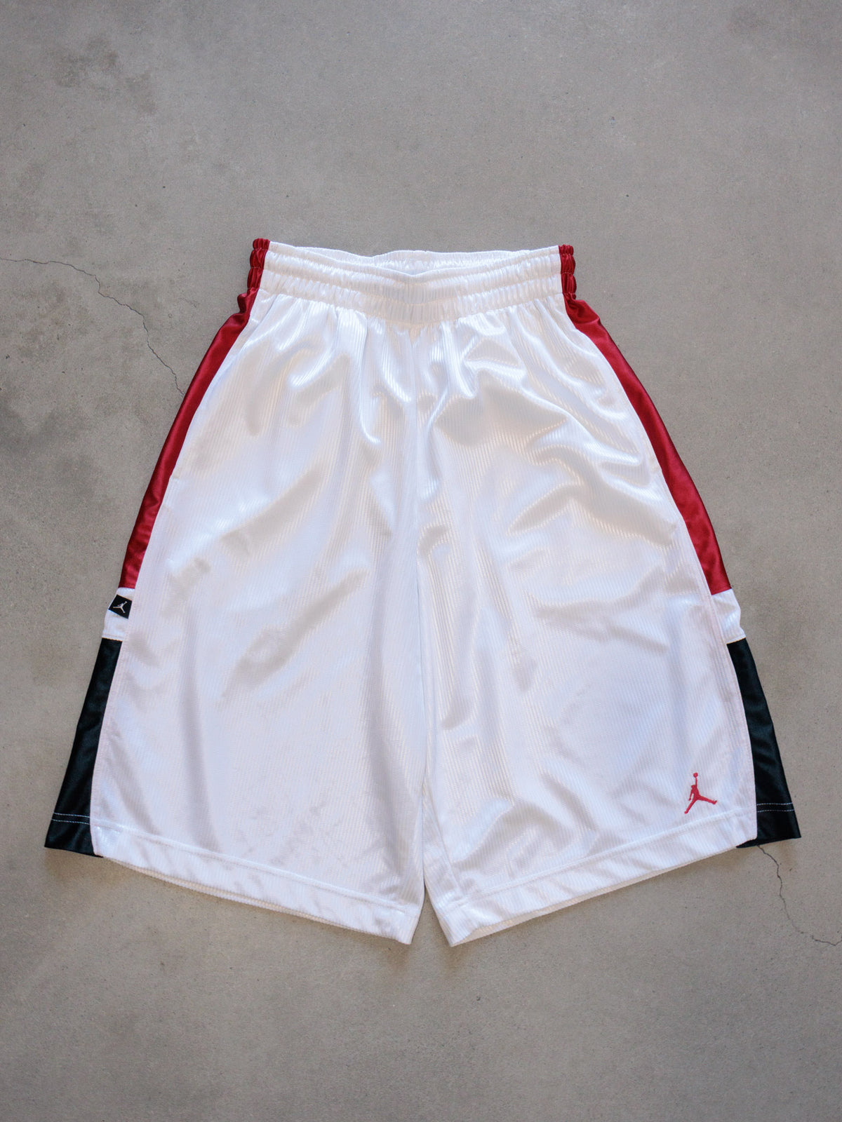 Vintage 00s White Jordan Basketball Shorts (S)