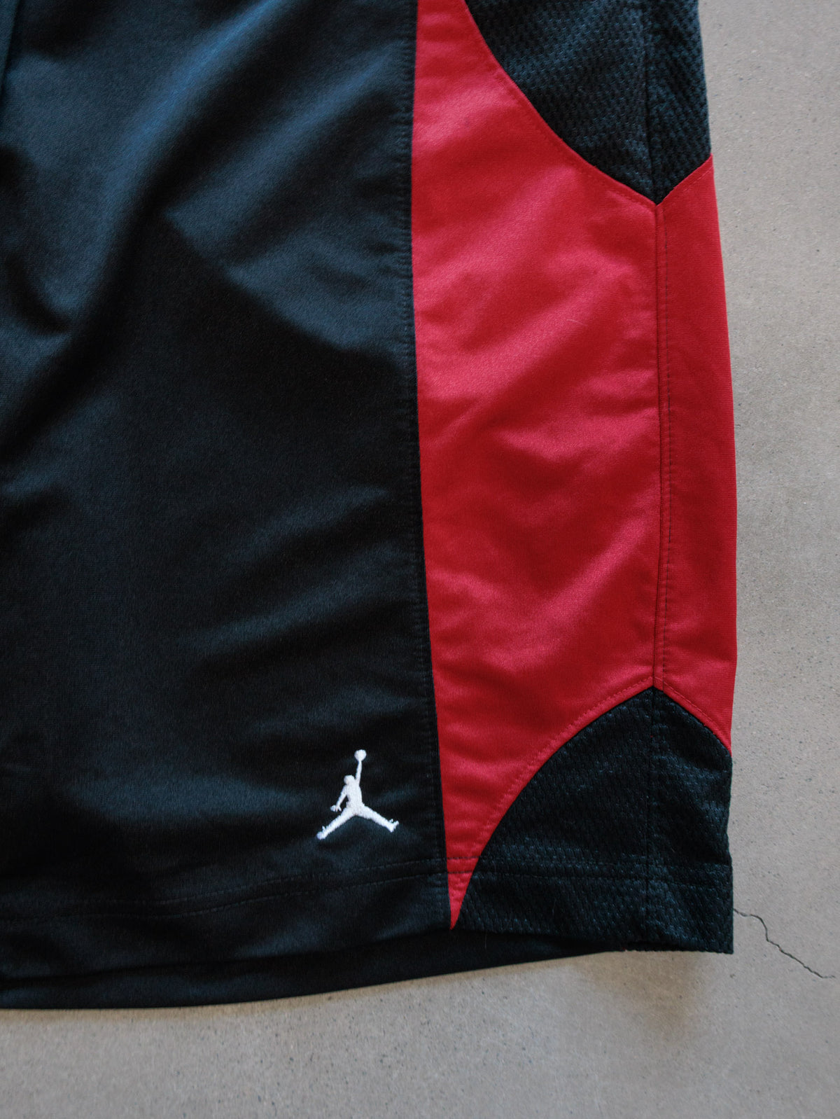 Vintage 00s Black Jordan Basketball Shorts (M)