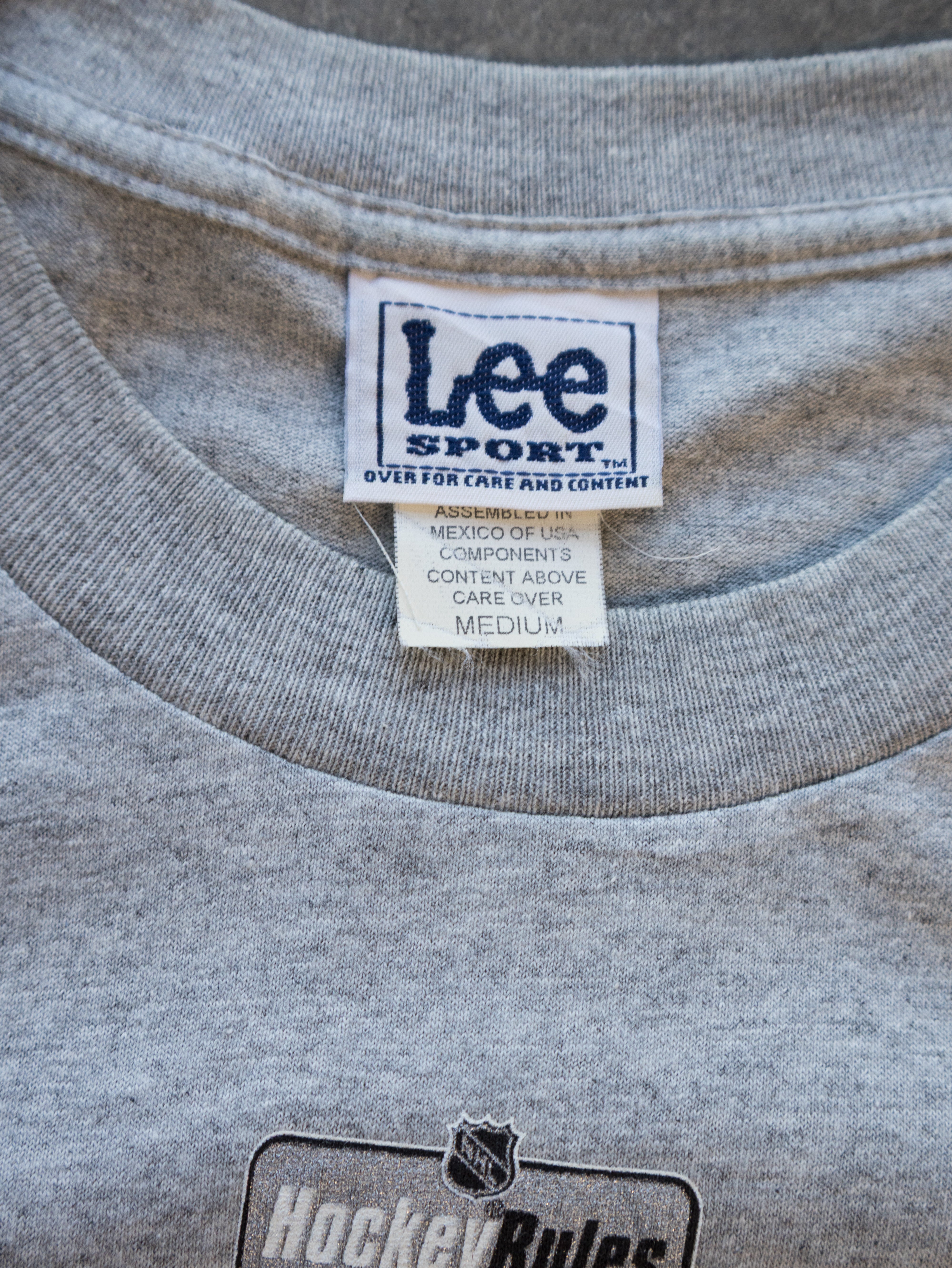 Vintage 2002 Detroit Red Wings Long Sleeve (M)