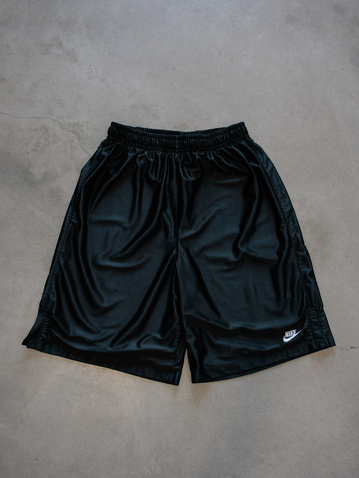 Vintage 00s Black Nike Shorts (L)