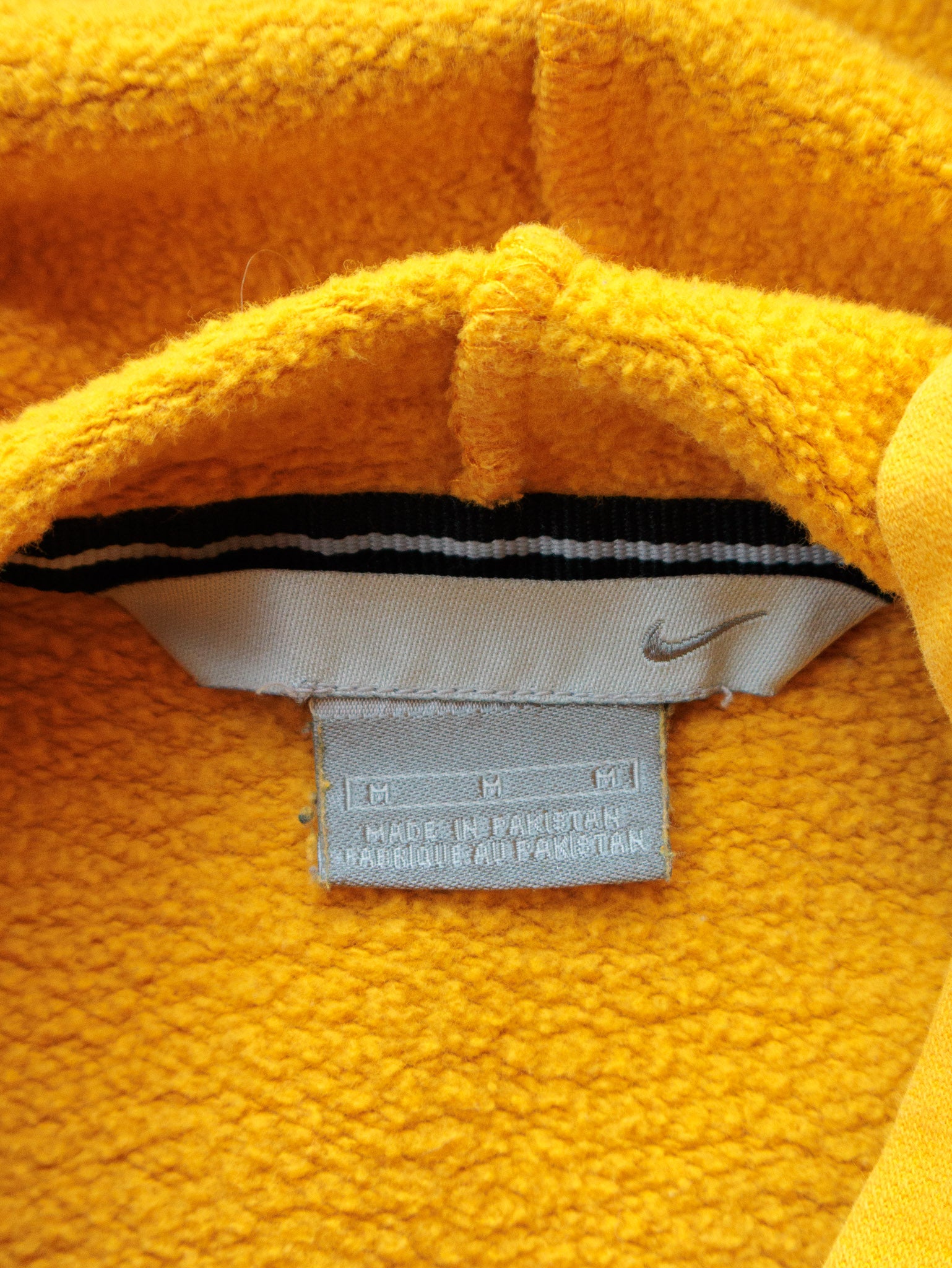 Vintage Yellow Nike Hoodie (M)