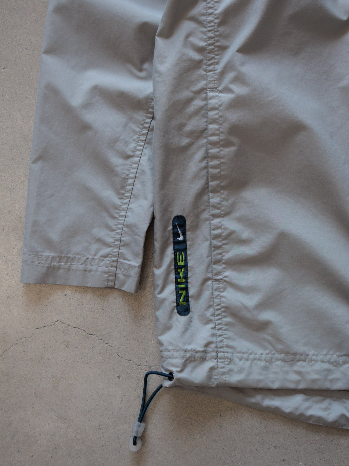 Vintage 00s Grey Nike Windbreaker (L)