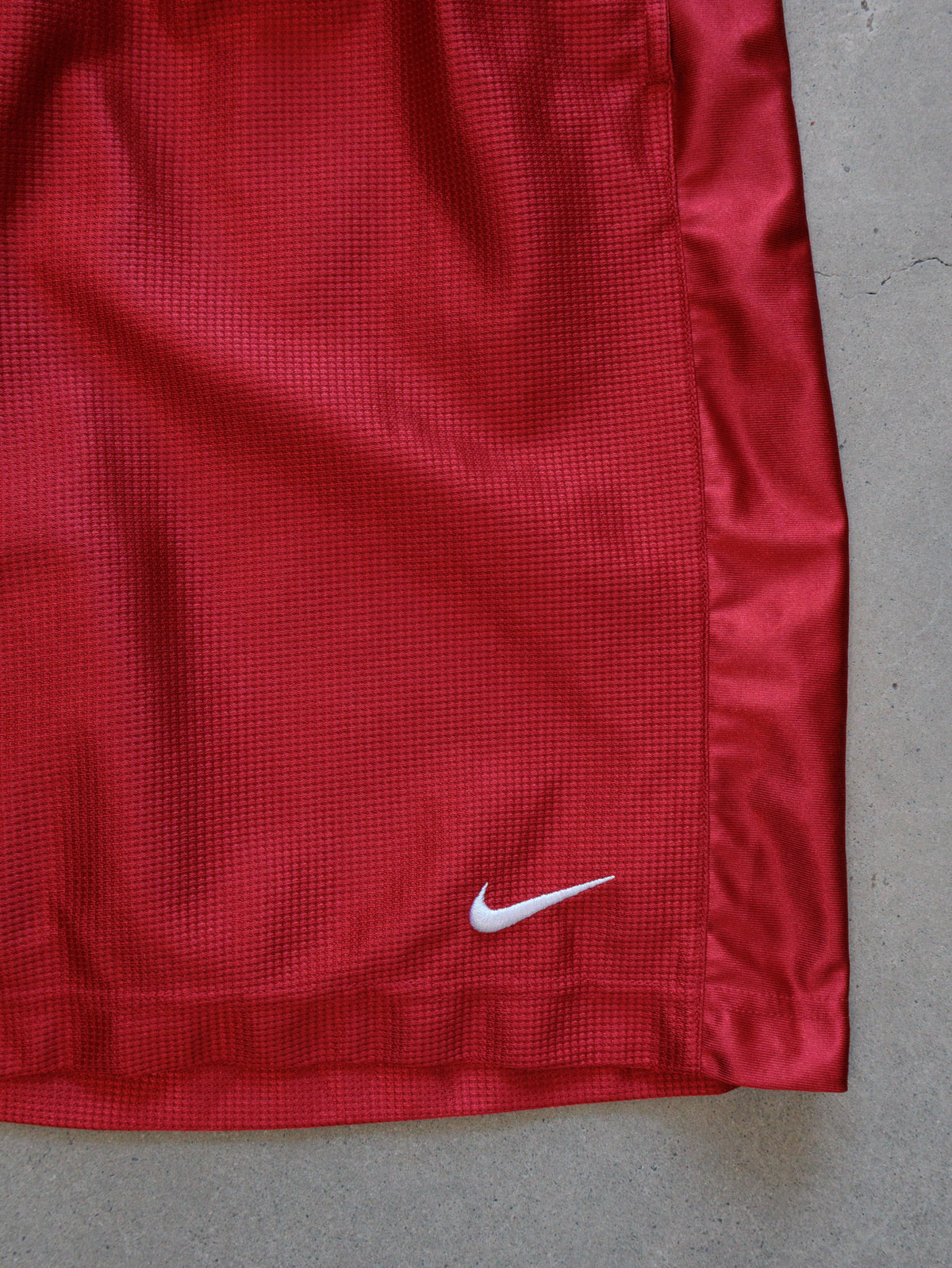 Vintage 00s Red Nike Basketball Shorts (L)