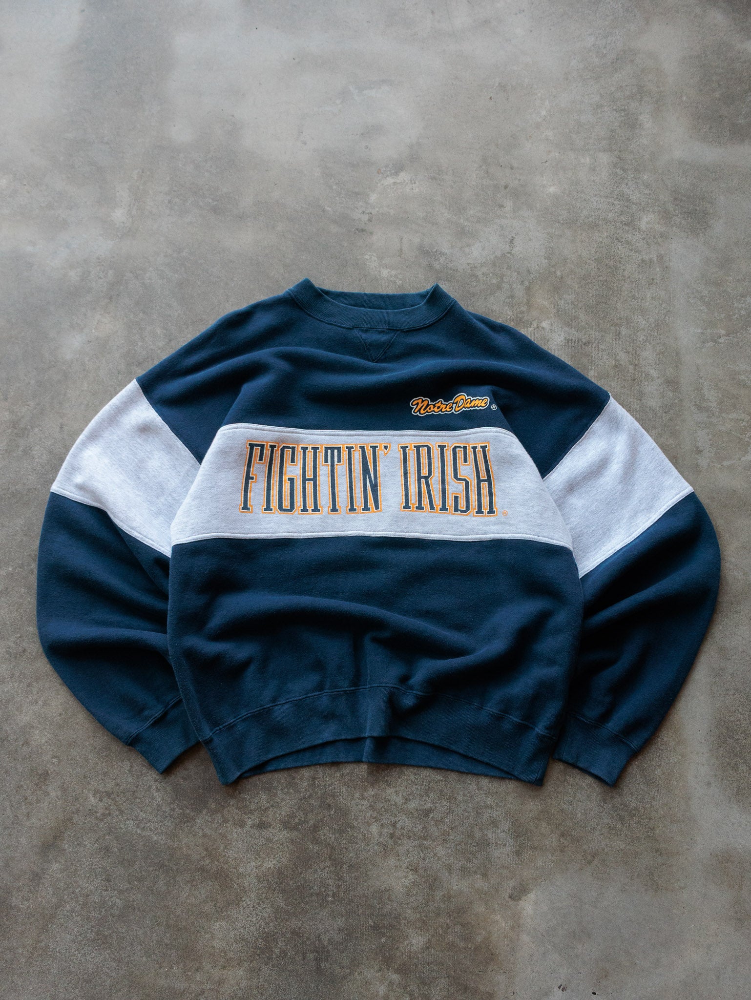 Vintage 90s Navy Notre Dame Fightin' Irish Colorblock Sweatshirt (M)