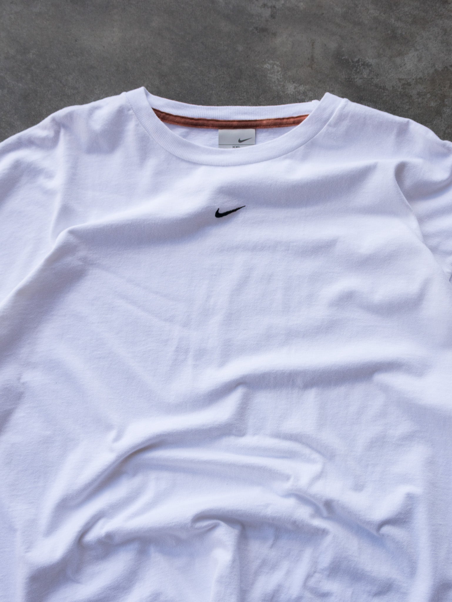 Vintage 00s White Nike Center Swoosh Long Sleeve (2XL)