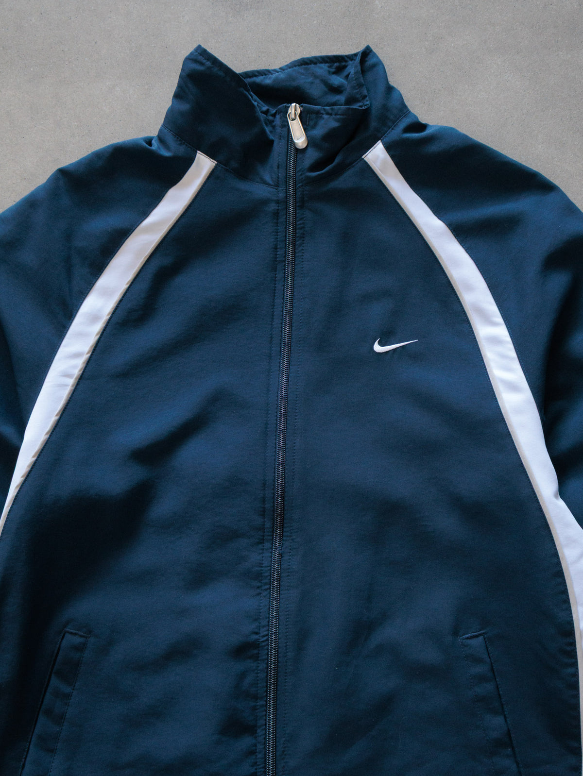 Vintage 00s Navy Nike Windbreaker (M)
