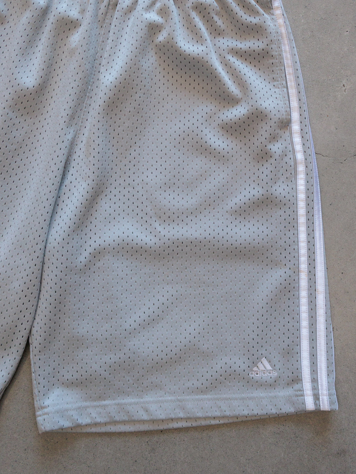 Vintage 00s Grey Adidas Mesh Shorts (L)
