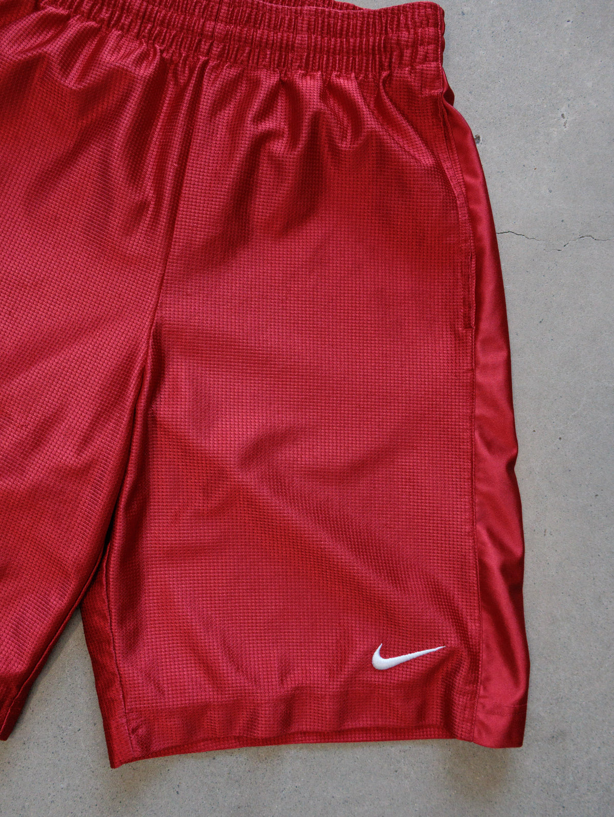 Vintage 00s Red Nike Basketball Shorts (S)