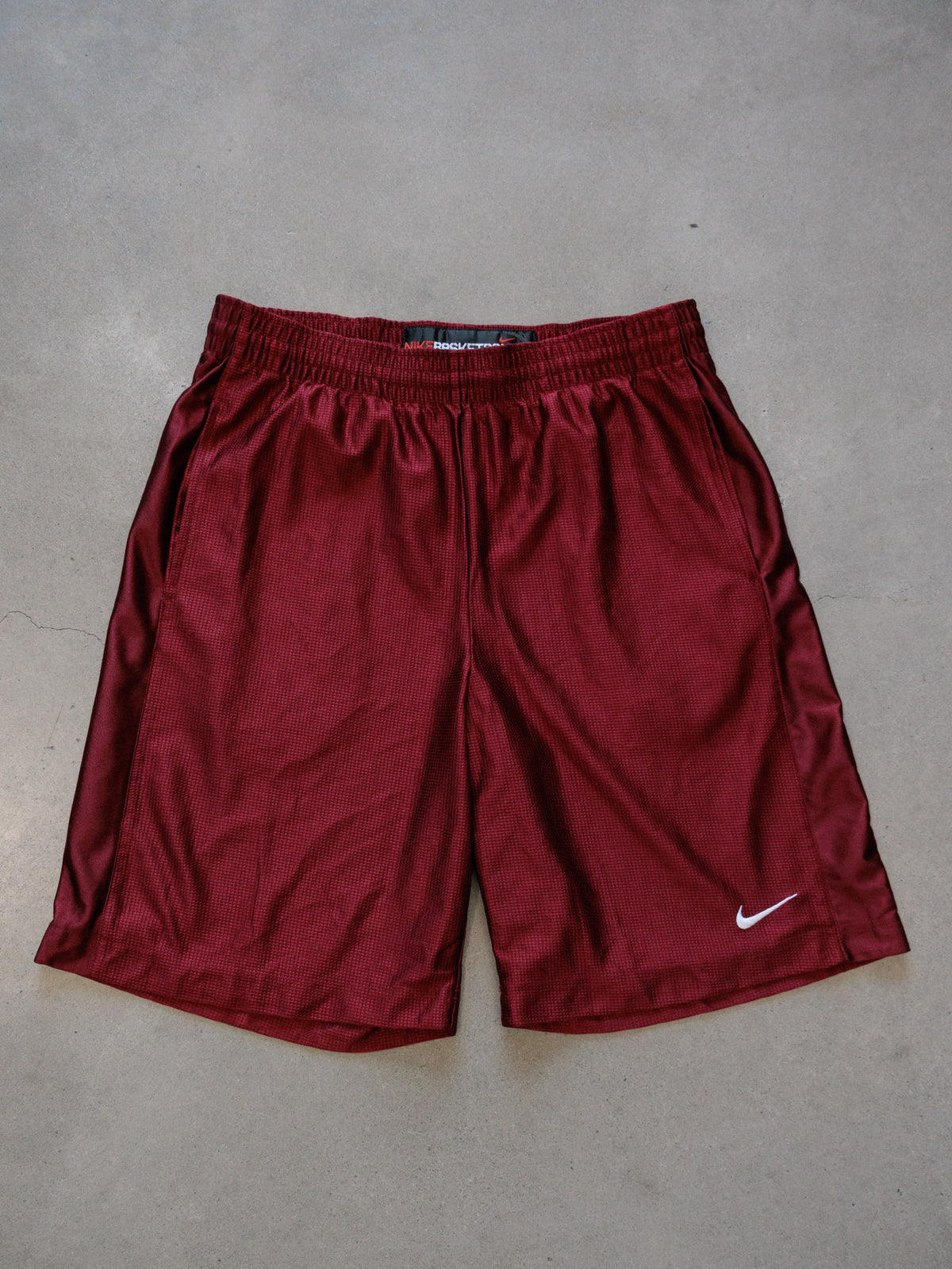 Vintage 00s Maroon Nike Basketball Shorts (M)