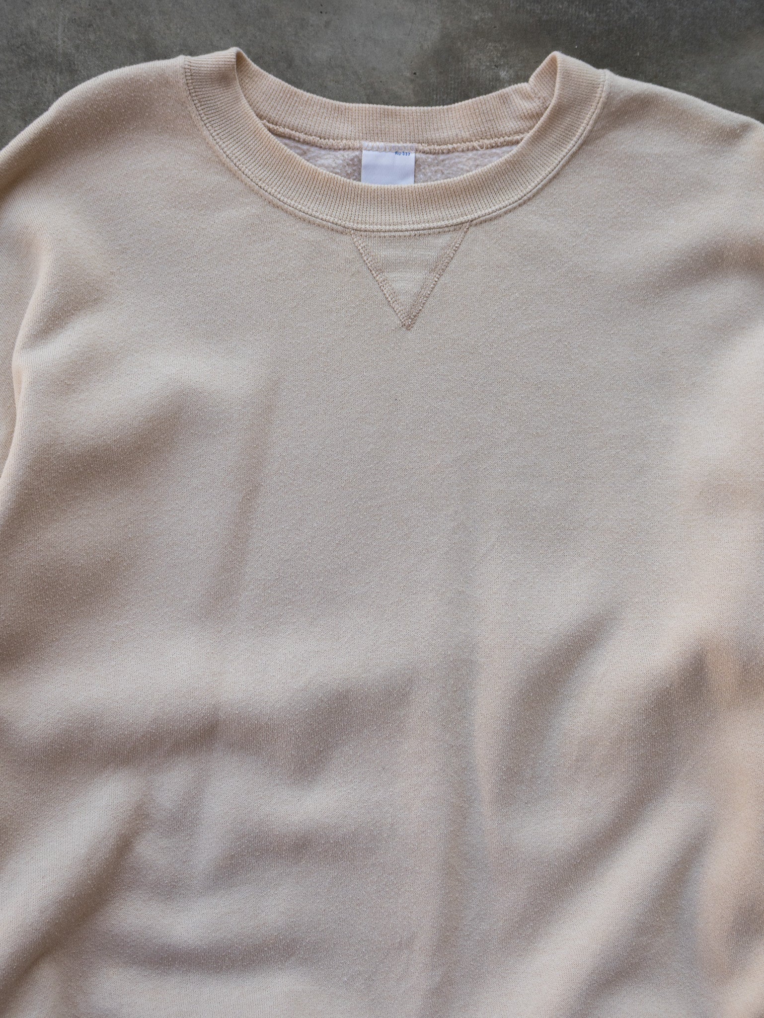 Vintage Cream Russell Athletic Blank Sweatshirt (XL)