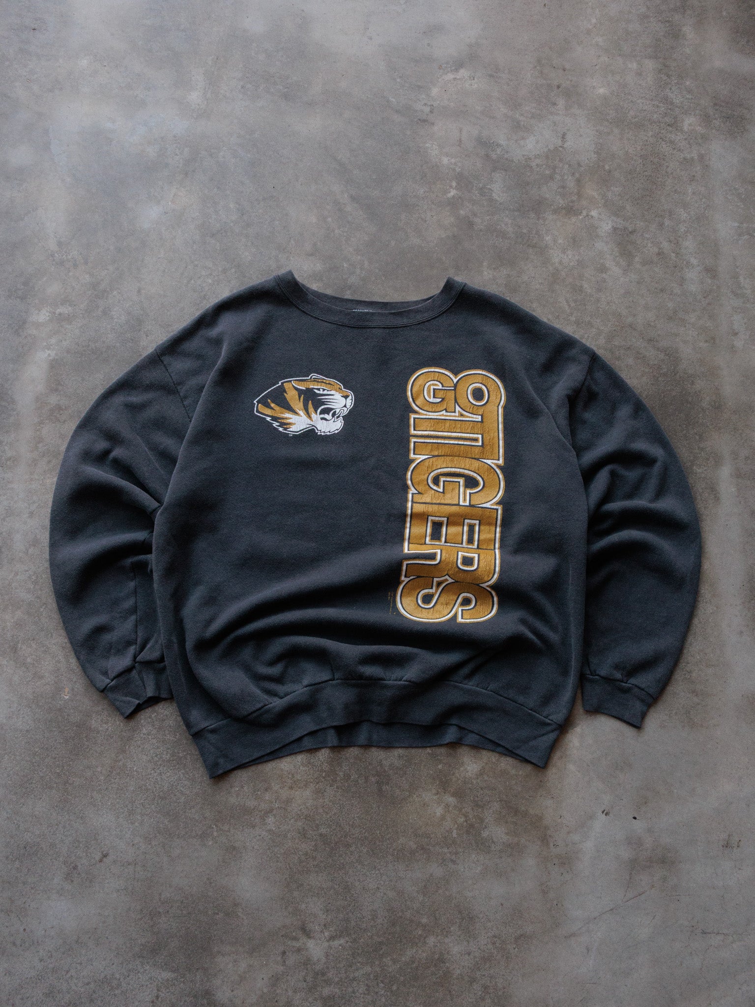 Vintage 2001 Black Missouri Tigers Sweatshirt (-)