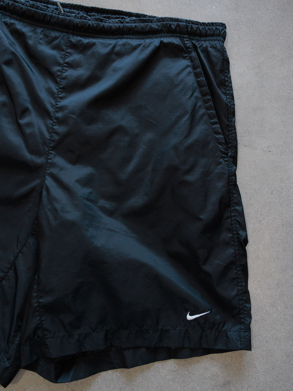 Vintage 00s Black Nike Swim Shorts (M)