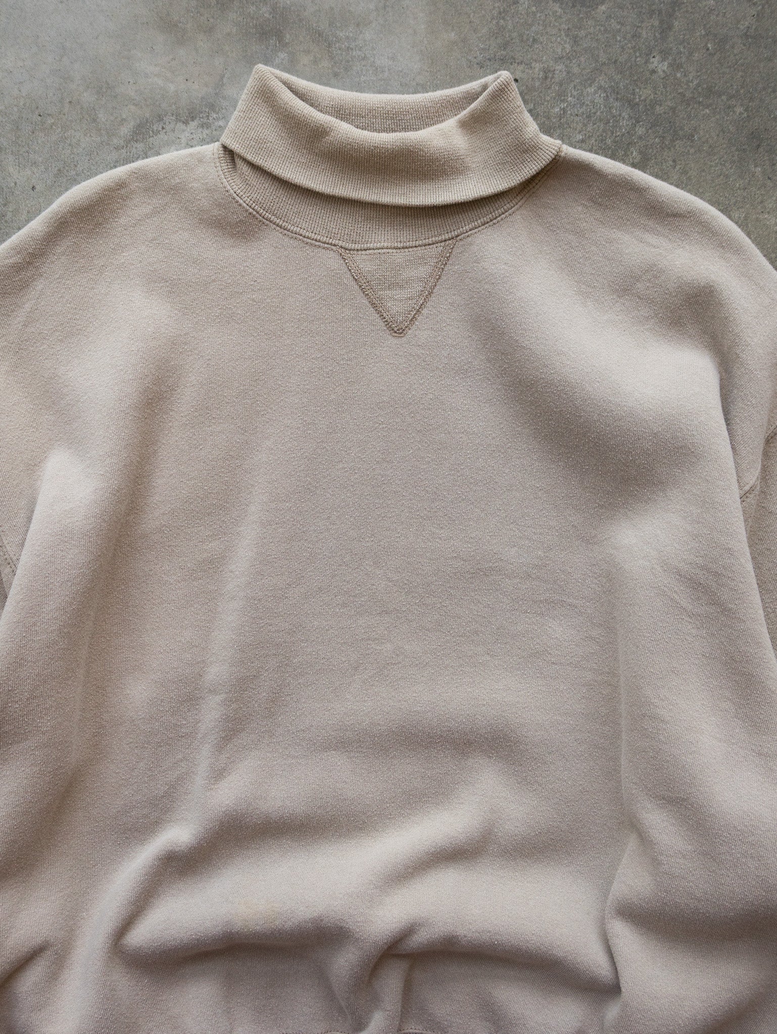 Vintage 90s Beige Russell Athletic Turtleneck Sweatshirt (XL)