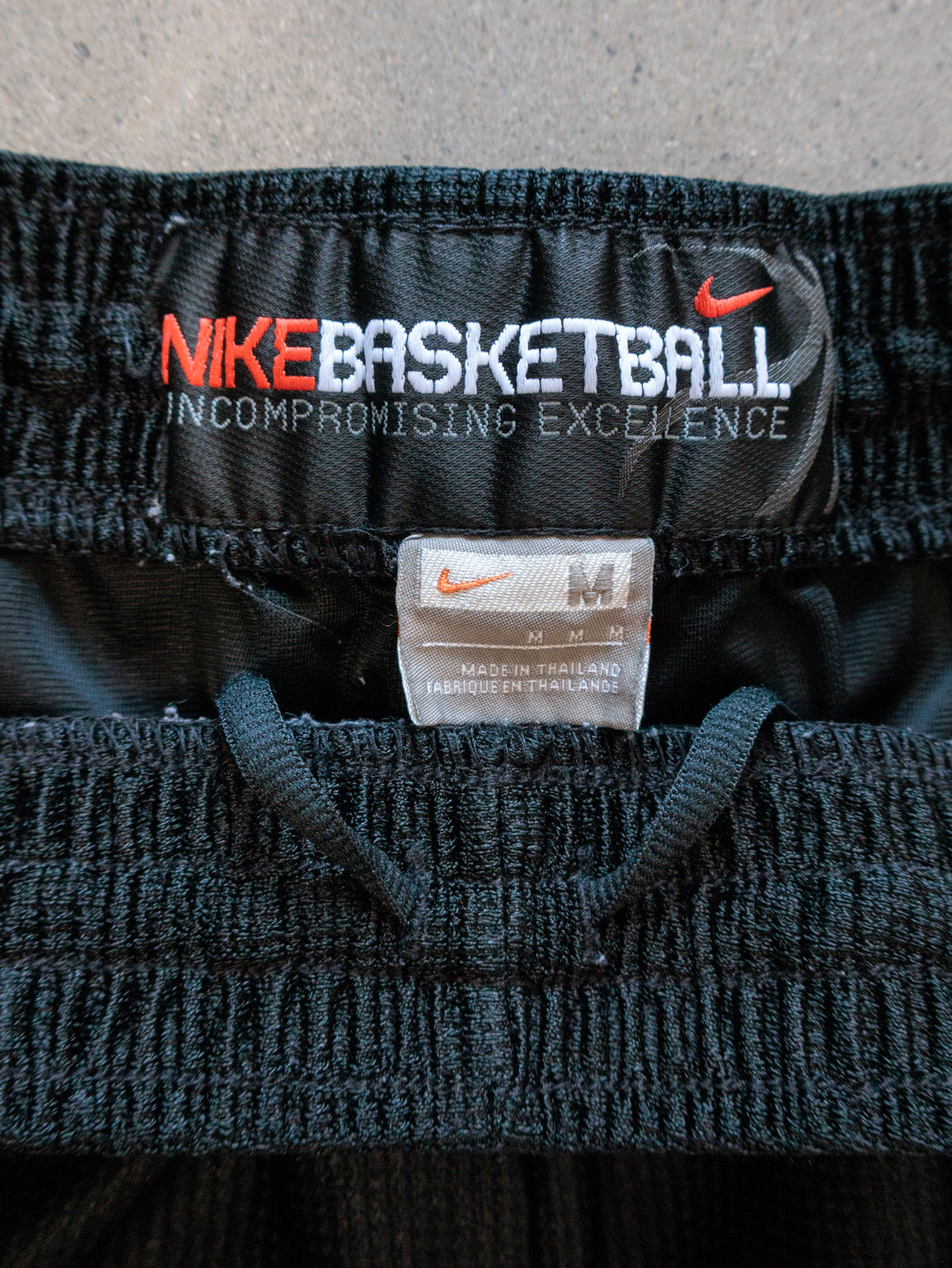 Vintage 00s Black Nike Basketball Shorts (M)