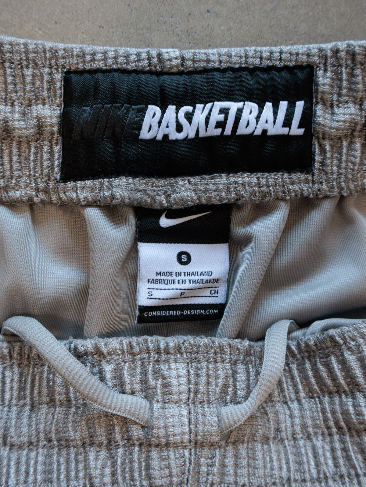 Vintage 00s Grey Nike Basketball Shorts (S)