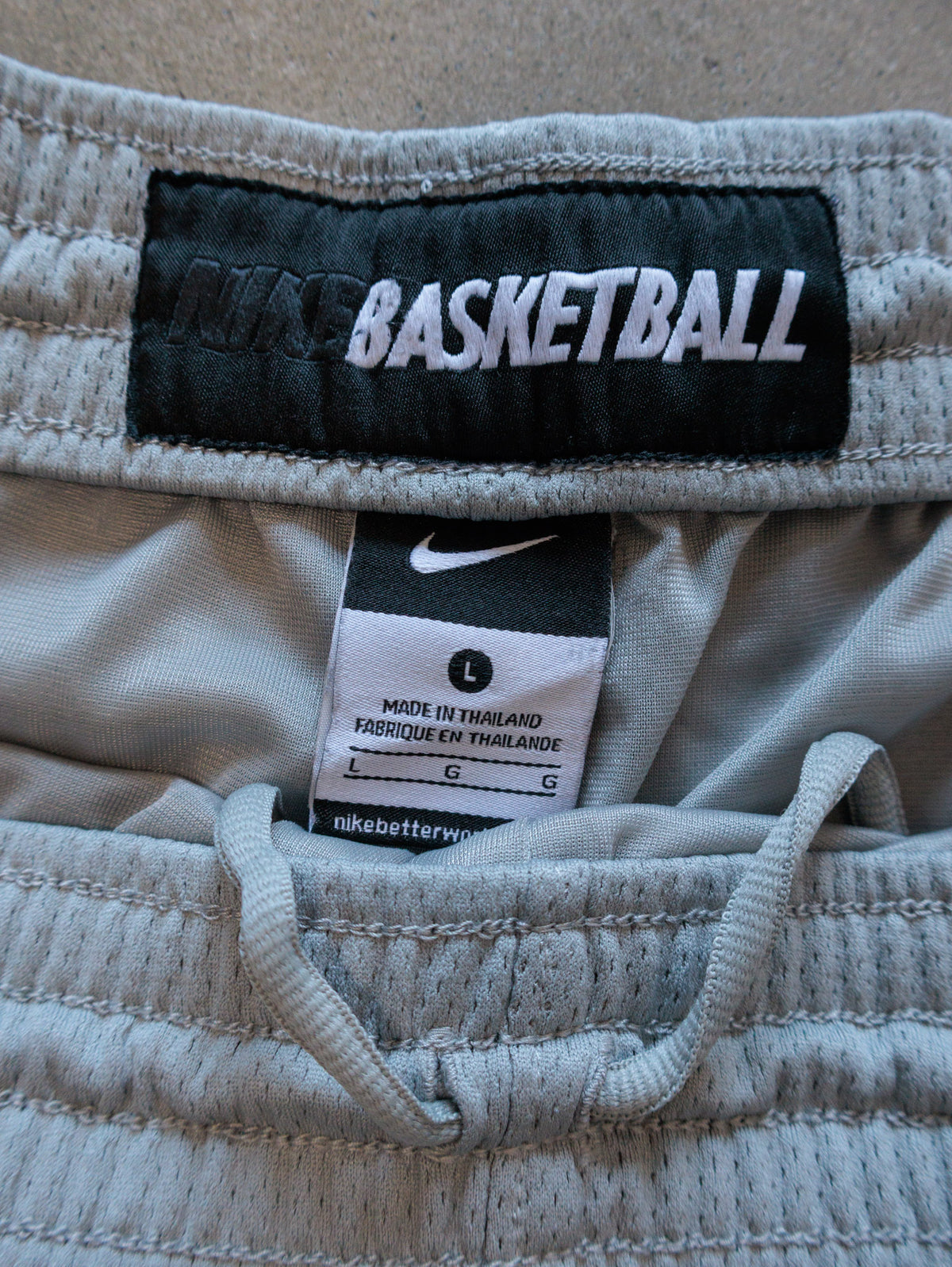 Vintage 00s Grey Nike Basketball Shorts (L)