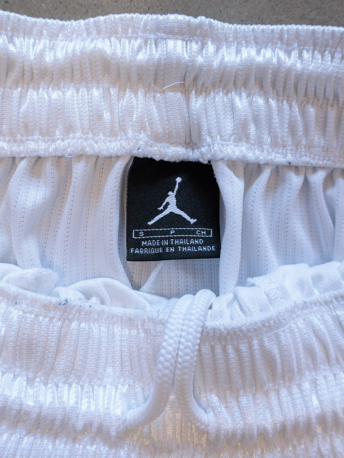 Vintage 00s White Jordan Basketball Shorts (S)