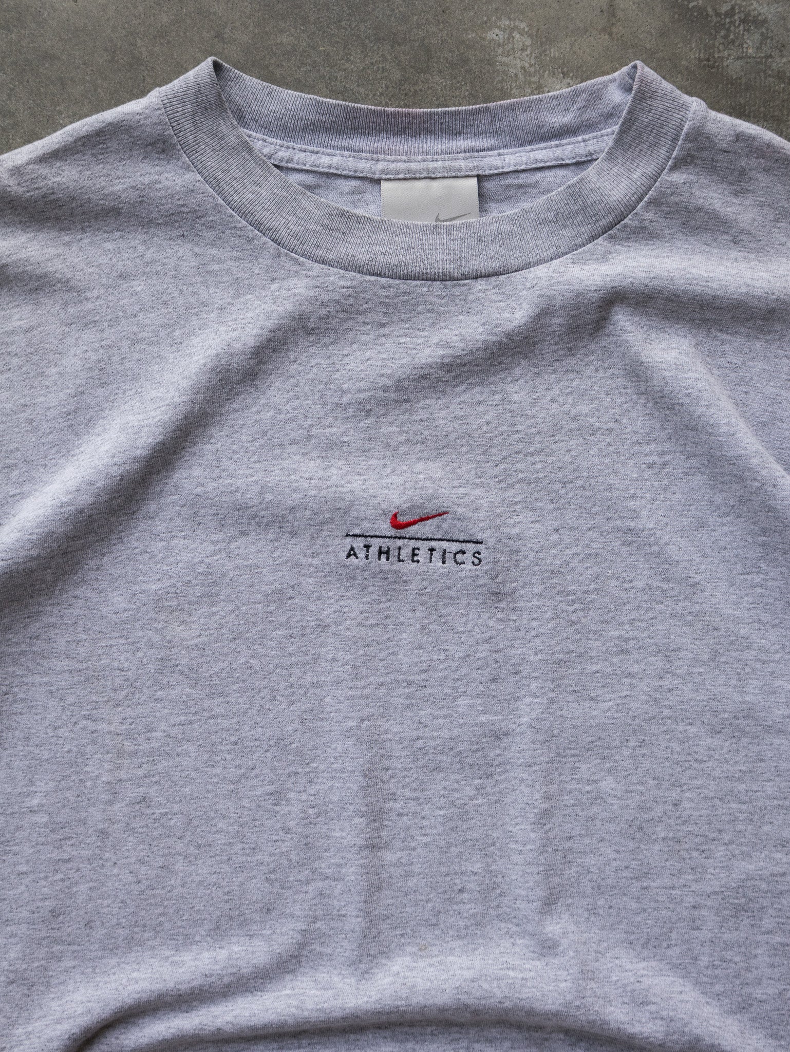 Vintage 00s Grey Nike Athletics Tee (M)