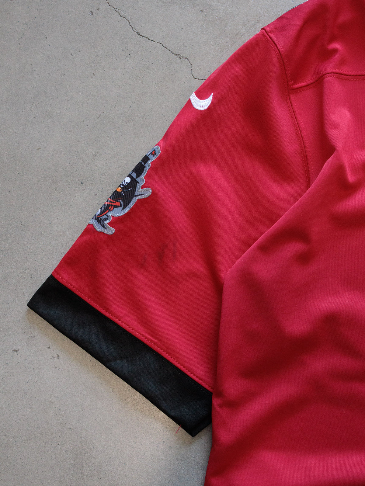 Red Nike Tampa Bay Buccaneers Egbuka Jersey (M)