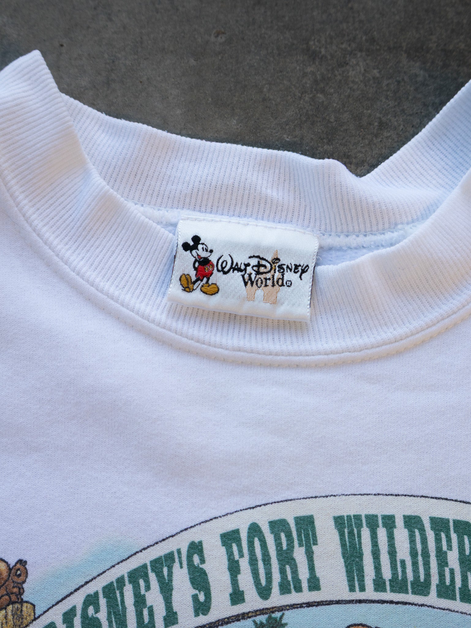 Vintage White Disney Fort Wilderness Sweatshirt (M)