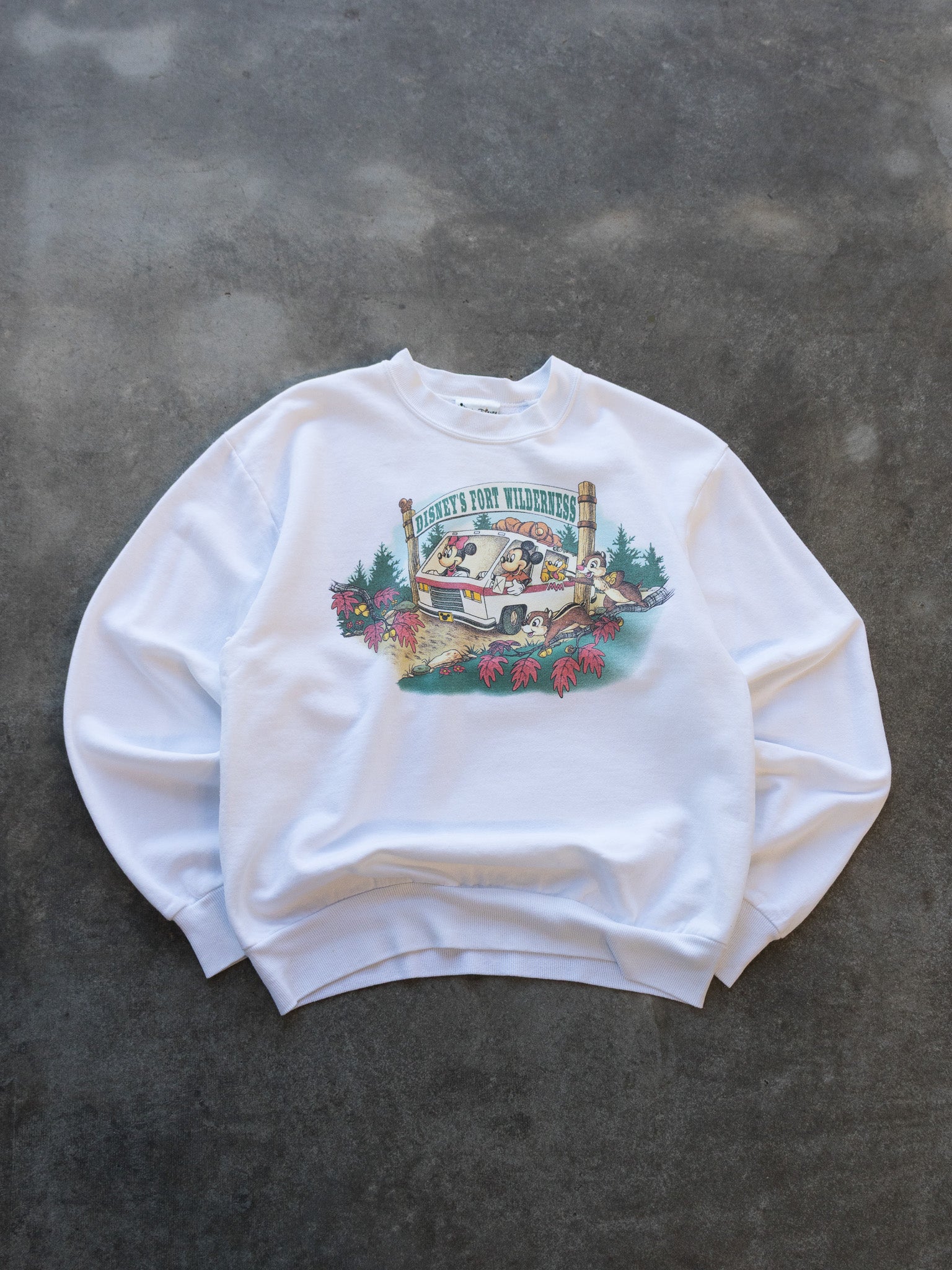 Vintage White Disney Fort Wilderness Sweatshirt (M)