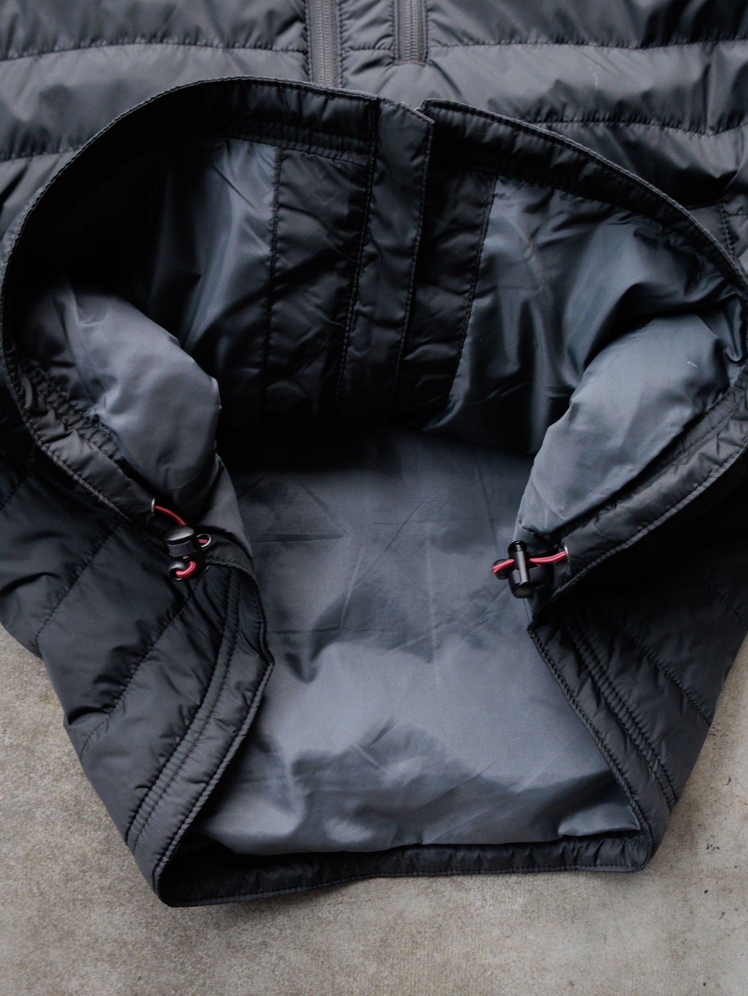 Vintage Black Carhartt Rain Defender Puffer Vest (XL)